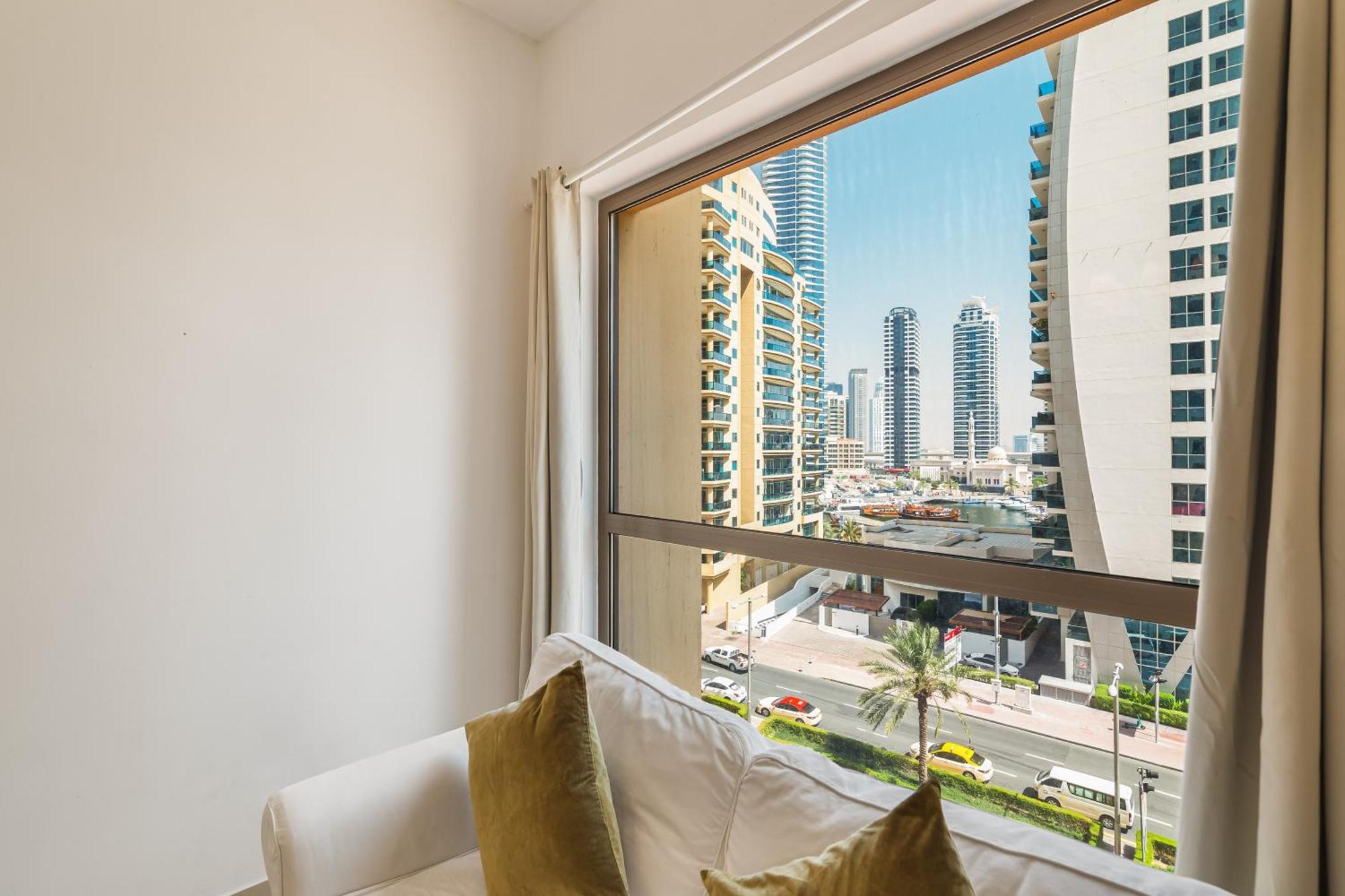 Apartment Beautiful 2br & 4br On Jbr Beach, Walking Distance To Bluewaters Island - By Sunkissed Homes