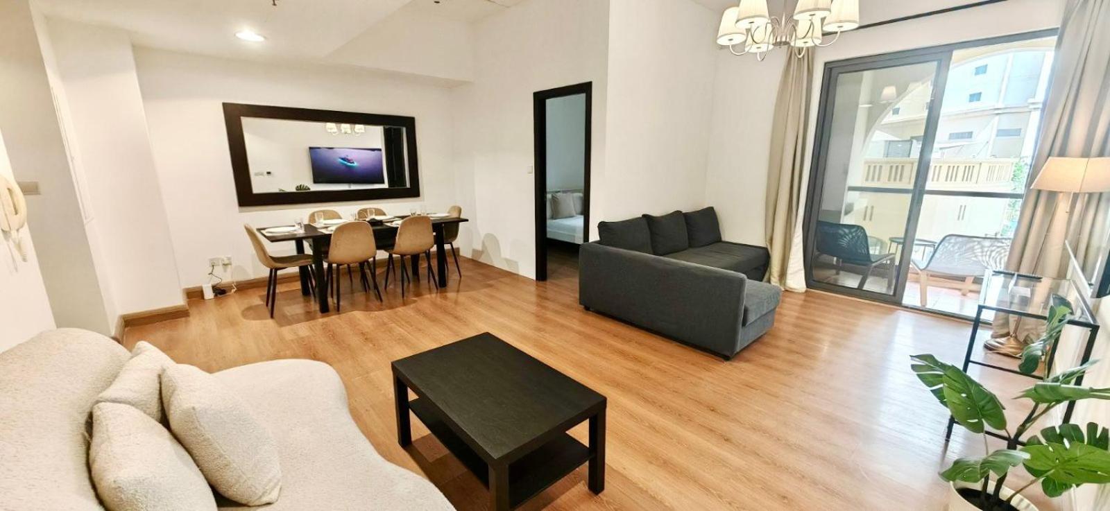 Beautiful 2br & 4br On Jbr Beach, Walking Distance To Bluewaters Island - By Sunkissed Homes *