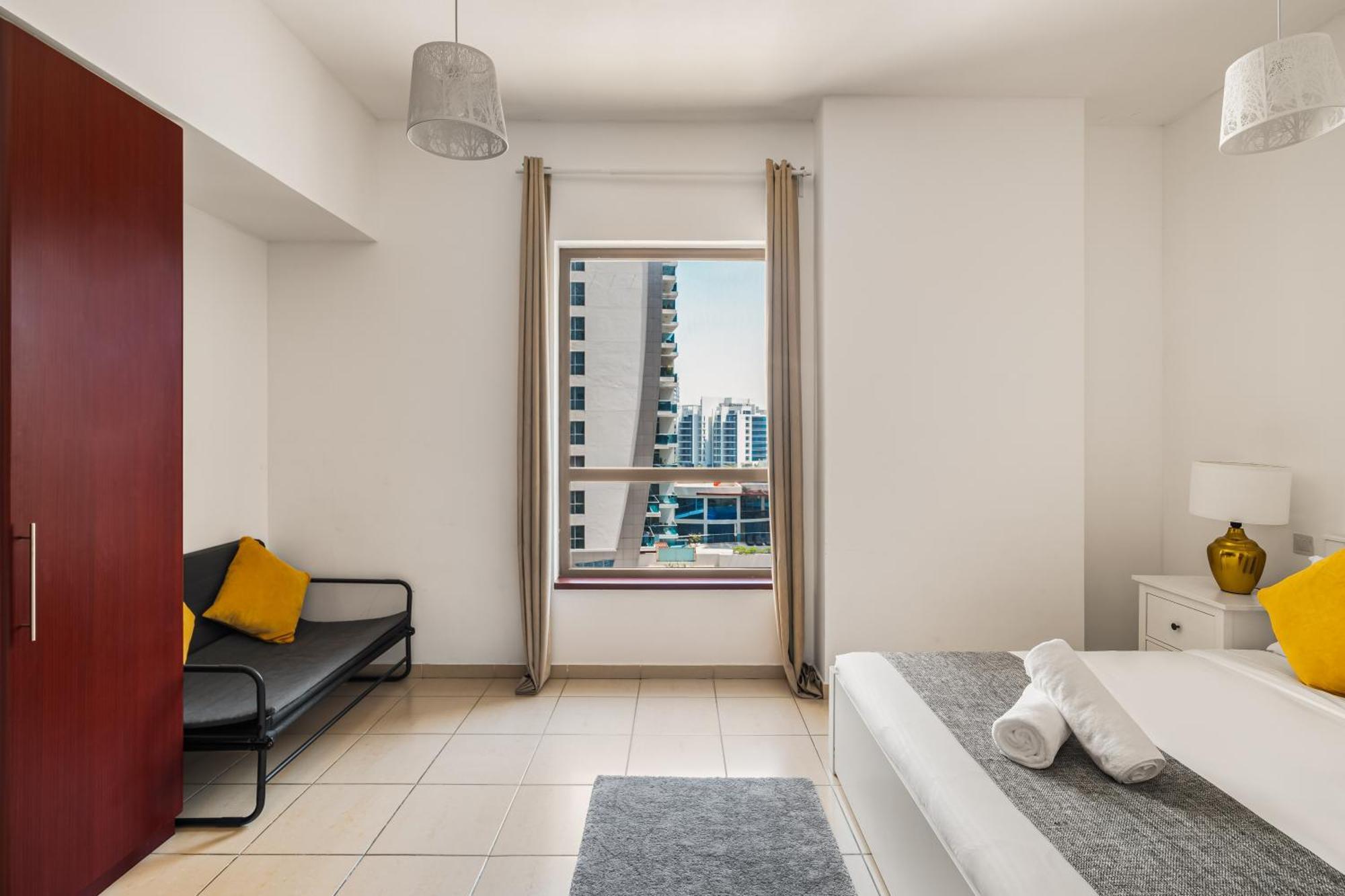 Beautiful 2br & 4br On Jbr Beach, Walking Distance To Bluewaters Island - By Sunkissed Homes Apartment