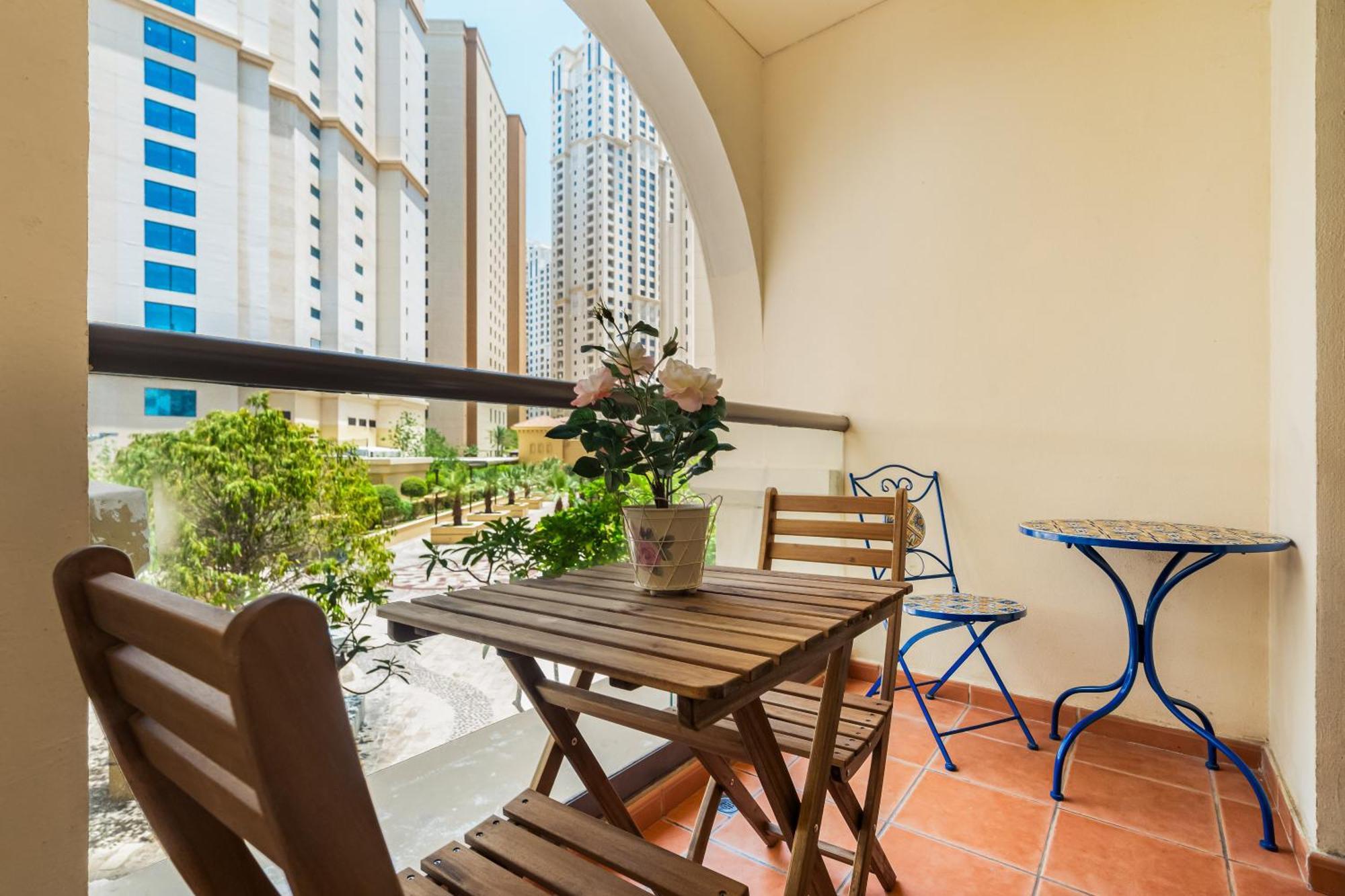 Apartment Beautiful 2br & 4br On Jbr Beach, Walking Distance To Bluewaters Island - By Sunkissed Homes Dubai