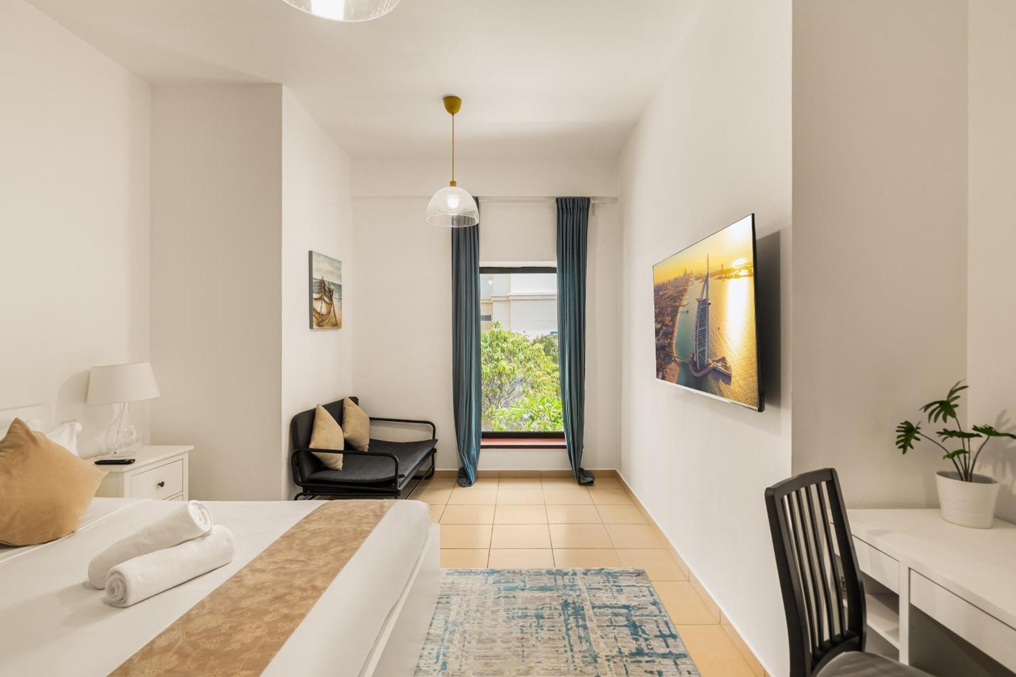 Beautiful 2br & 4br On Jbr Beach, Walking Distance To Bluewaters Island - By Sunkissed Homes Apartment