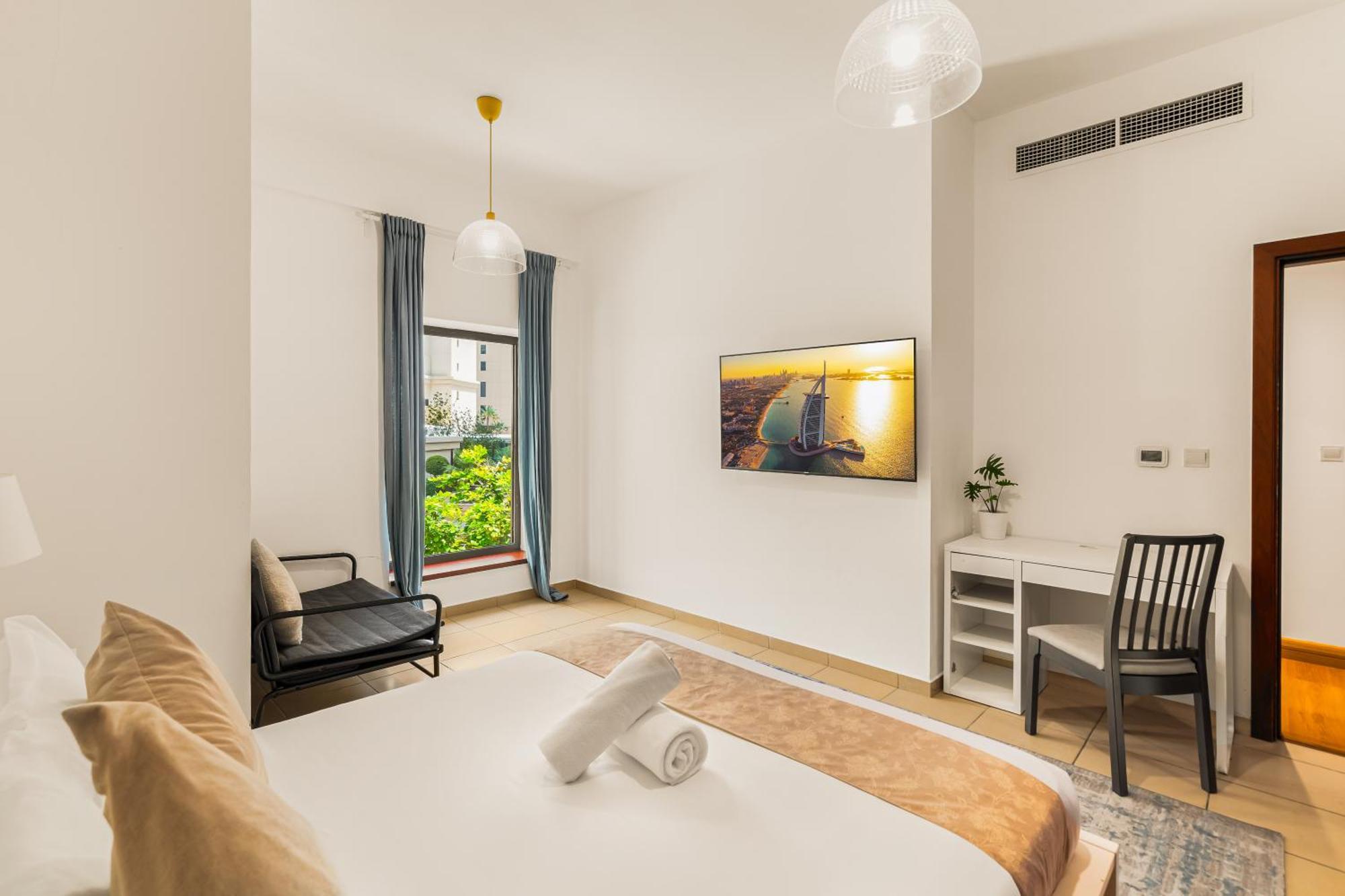 Apartment Beautiful 2br & 4br On Jbr Beach, Walking Distance To Bluewaters Island - By Sunkissed Homes