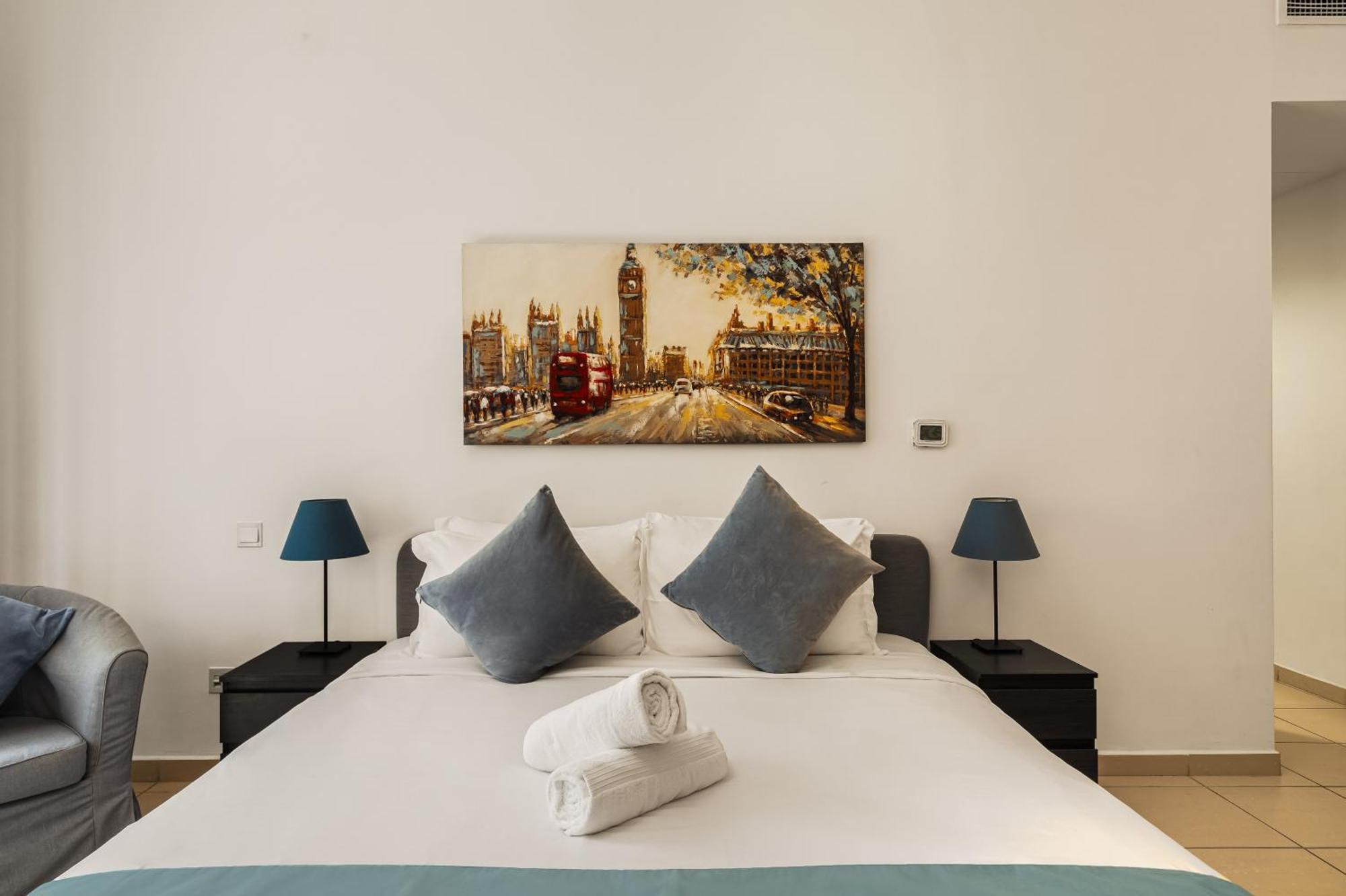 Beautiful 2br & 4br On Jbr Beach, Walking Distance To Bluewaters Island - By Sunkissed Homes Apartment *