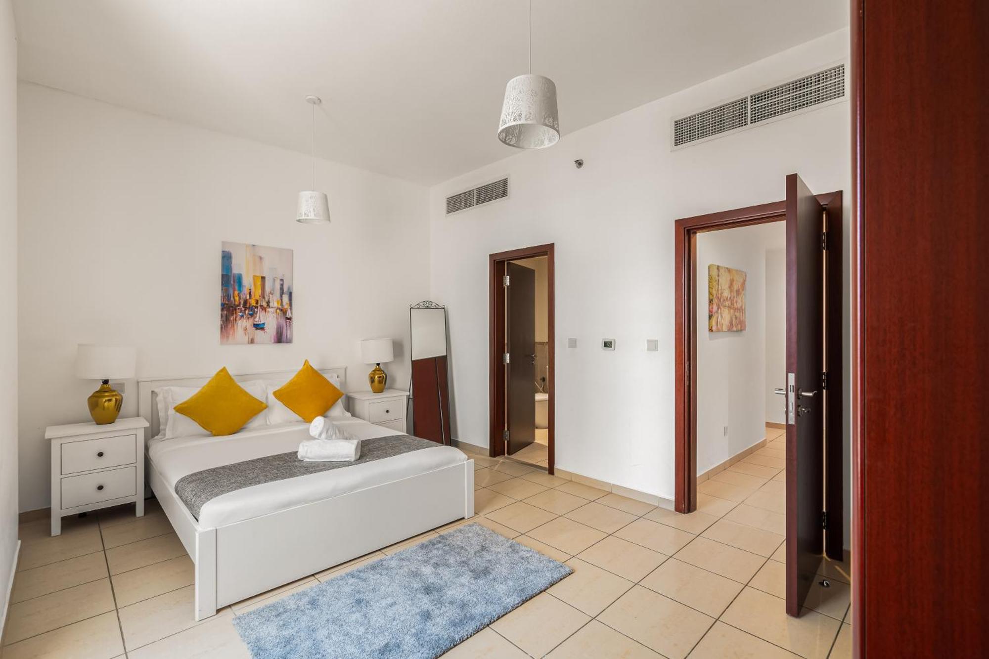 Apartment Beautiful 2br & 4br On Jbr Beach, Walking Distance To Bluewaters Island - By Sunkissed Homes *