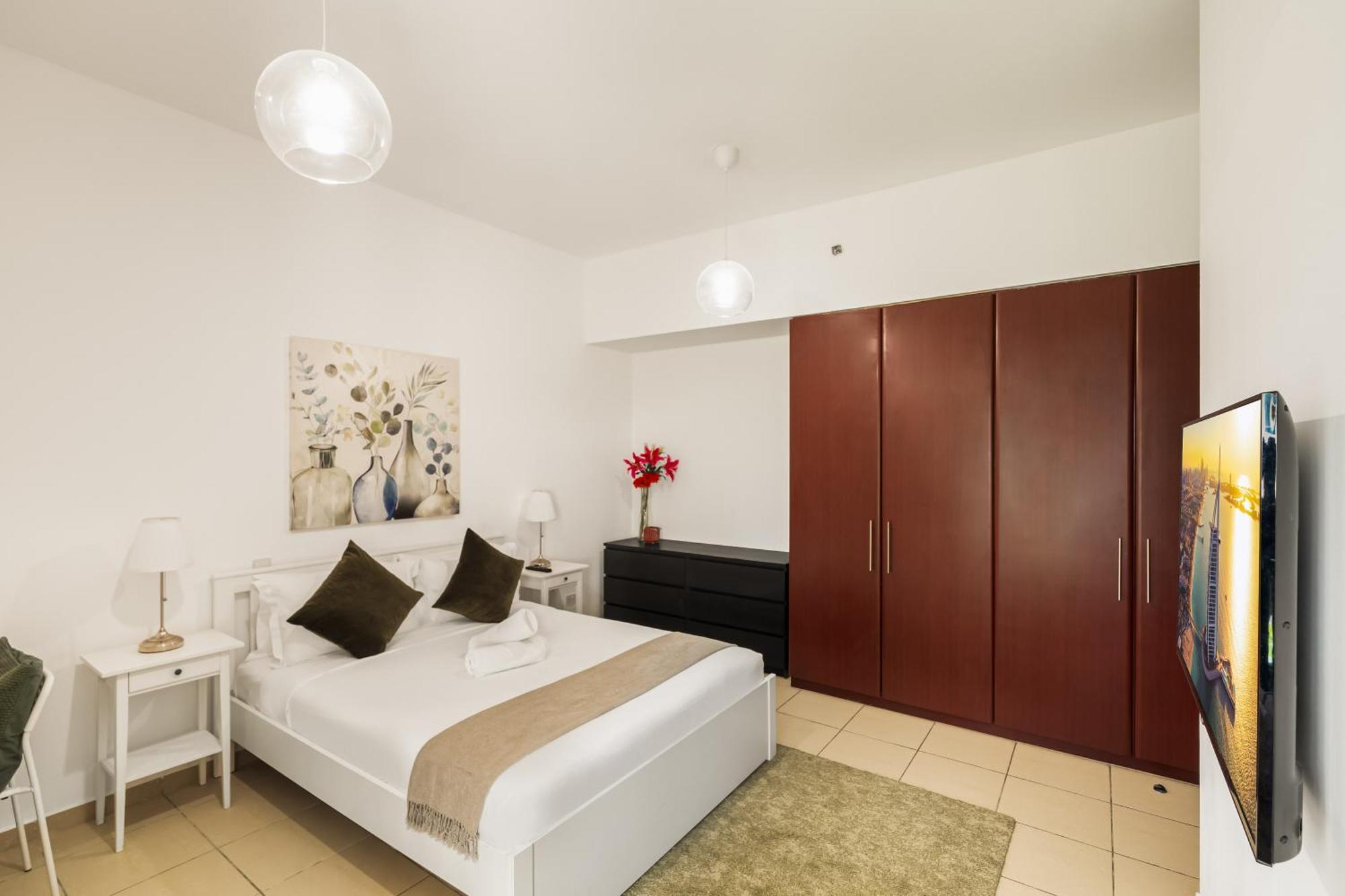 Beautiful 2br & 4br On Jbr Beach, Walking Distance To Bluewaters Island - By Sunkissed Homes Dubai