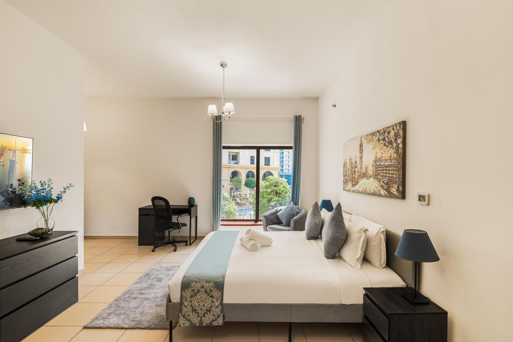 Beautiful 2br & 4br On Jbr Beach, Walking Distance To Bluewaters Island - By Sunkissed Homes Apartment