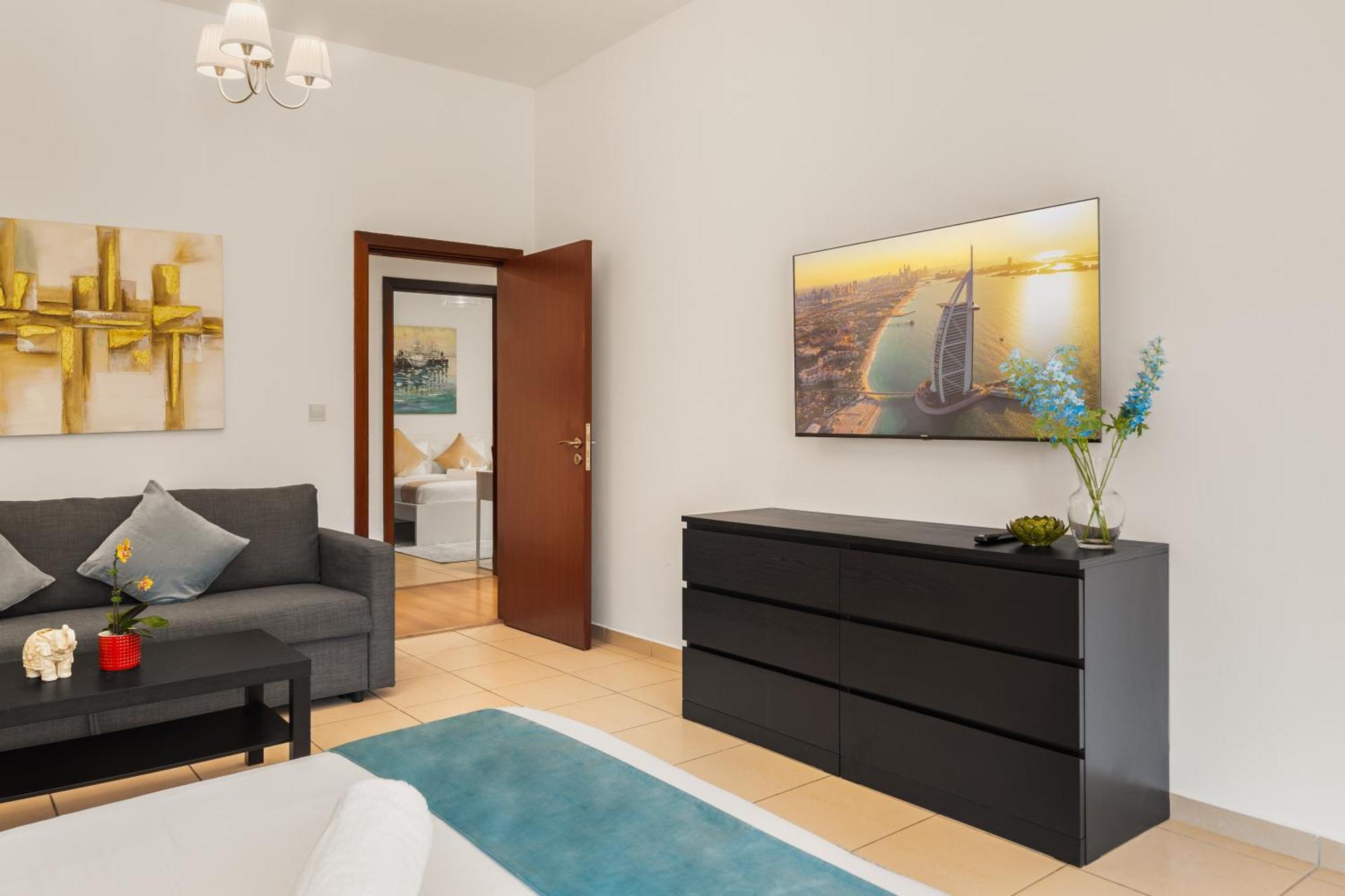 Beautiful 2br & 4br On Jbr Beach, Walking Distance To Bluewaters Island - By Sunkissed Homes *