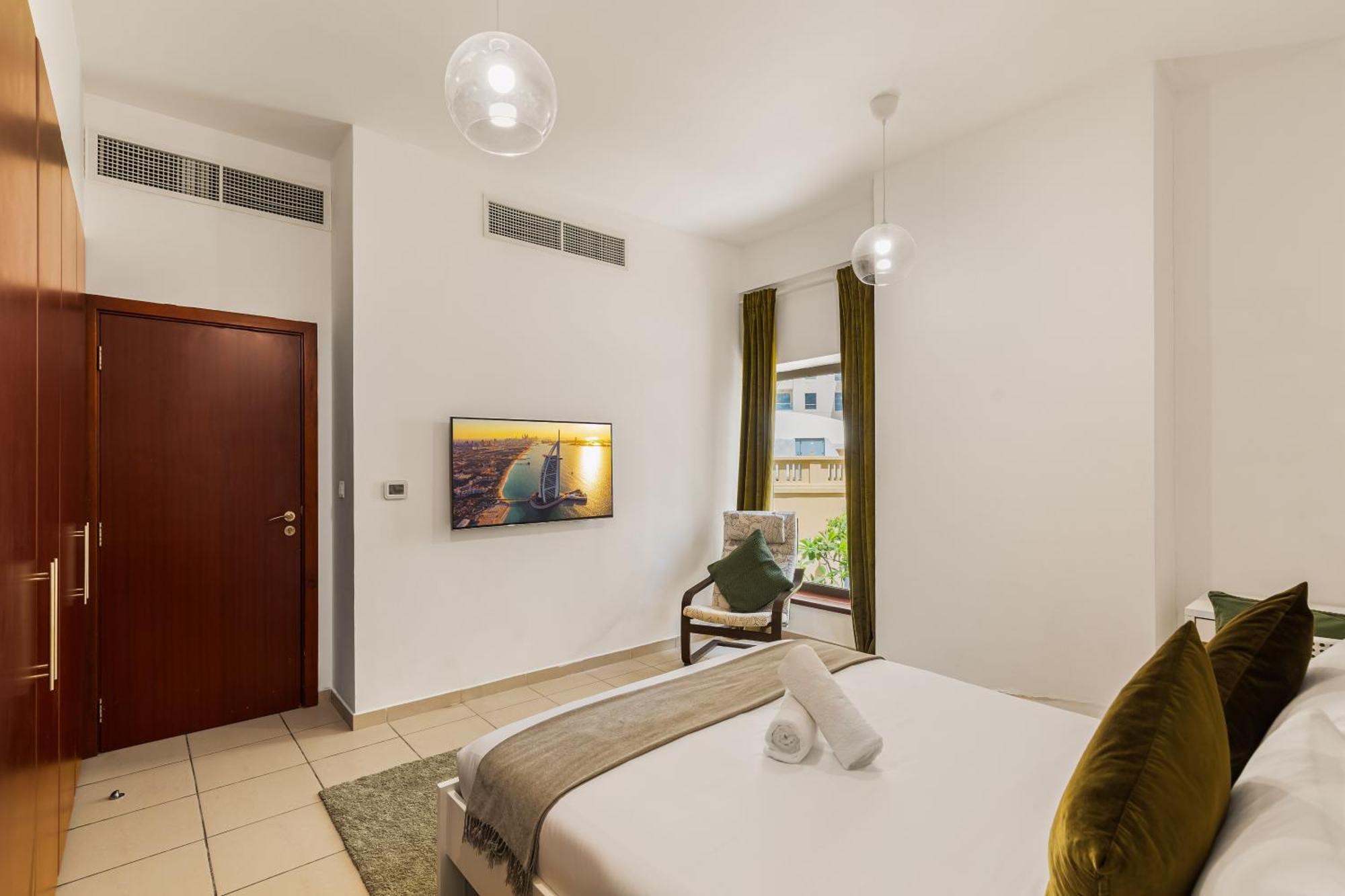 Beautiful 2br & 4br On Jbr Beach, Walking Distance To Bluewaters Island - By Sunkissed Homes Dubai