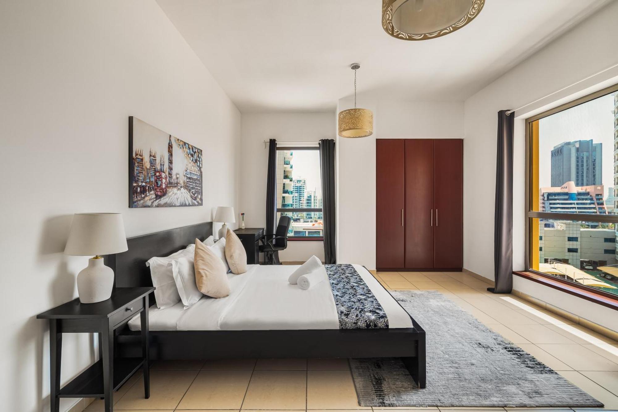 Beautiful 2br & 4br On Jbr Beach, Walking Distance To Bluewaters Island - By Sunkissed Homes Apartment