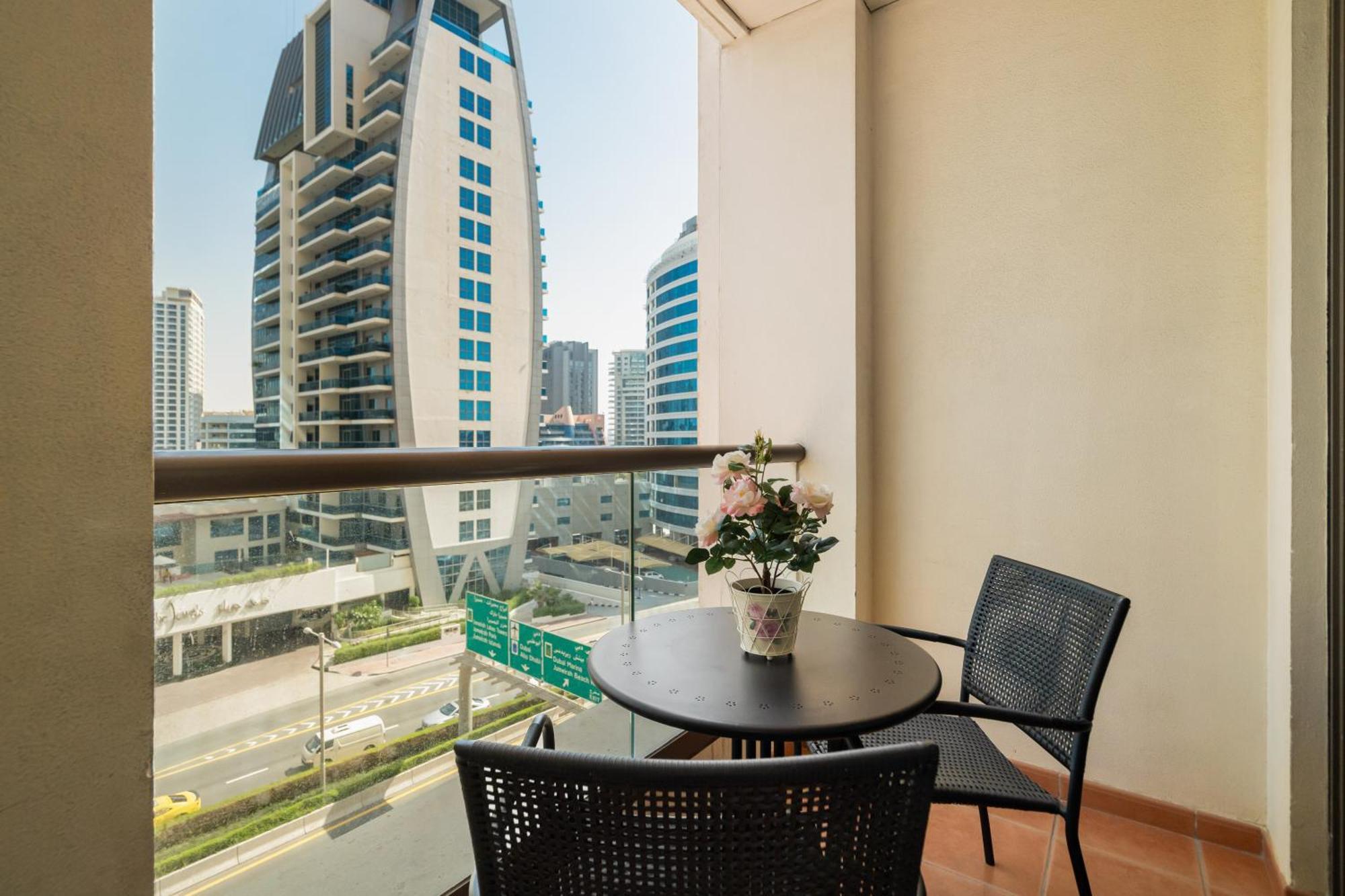 Apartment Beautiful 2br & 4br On Jbr Beach, Walking Distance To Bluewaters Island - By Sunkissed Homes