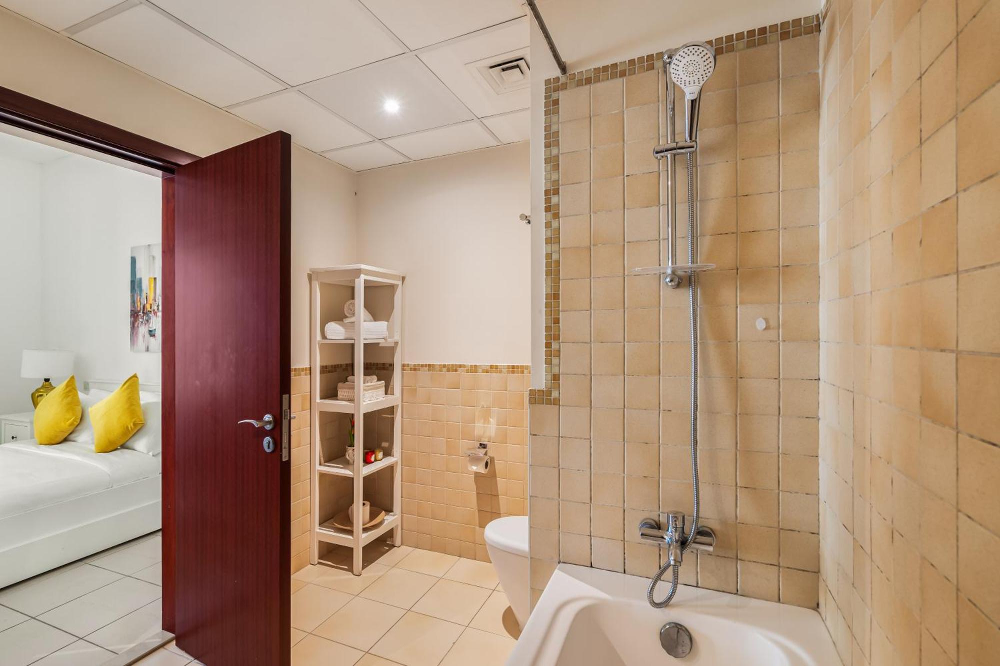 Beautiful 2br & 4br On Jbr Beach, Walking Distance To Bluewaters Island - By Sunkissed Homes Dubai