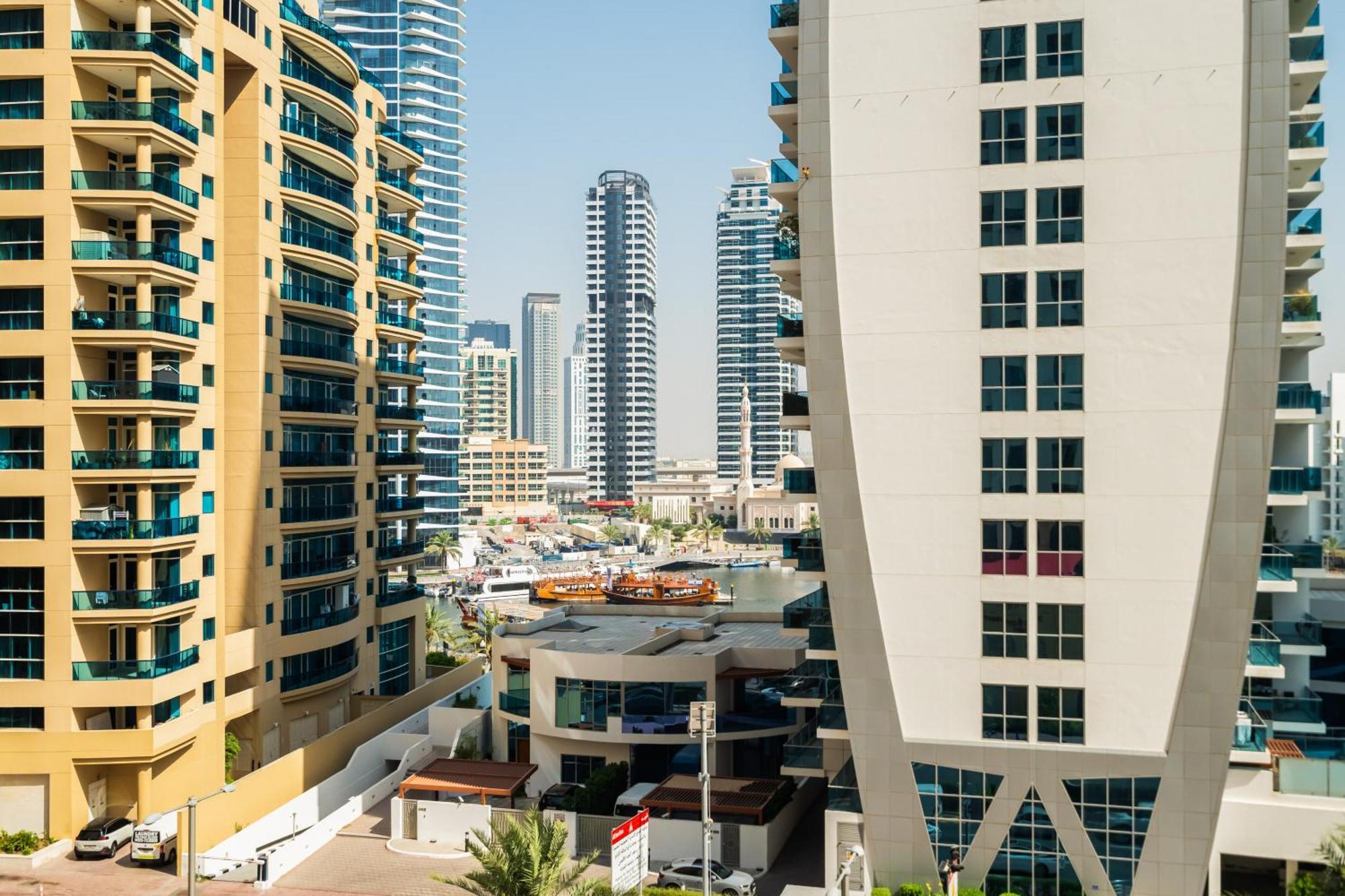 Apartment Beautiful 2br & 4br On Jbr Beach, Walking Distance To Bluewaters Island - By Sunkissed Homes