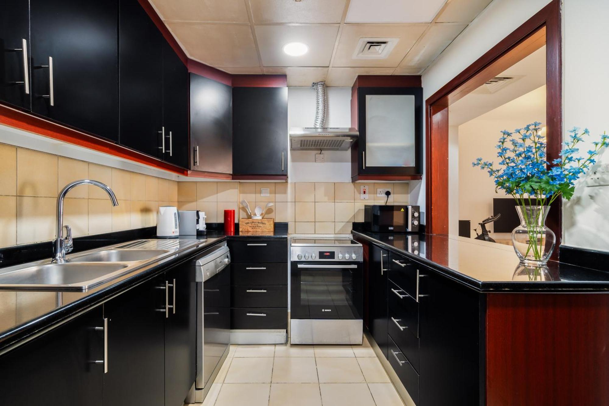 Beautiful 2br & 4br On Jbr Beach, Walking Distance To Bluewaters Island - By Sunkissed Homes Apartment Dubai