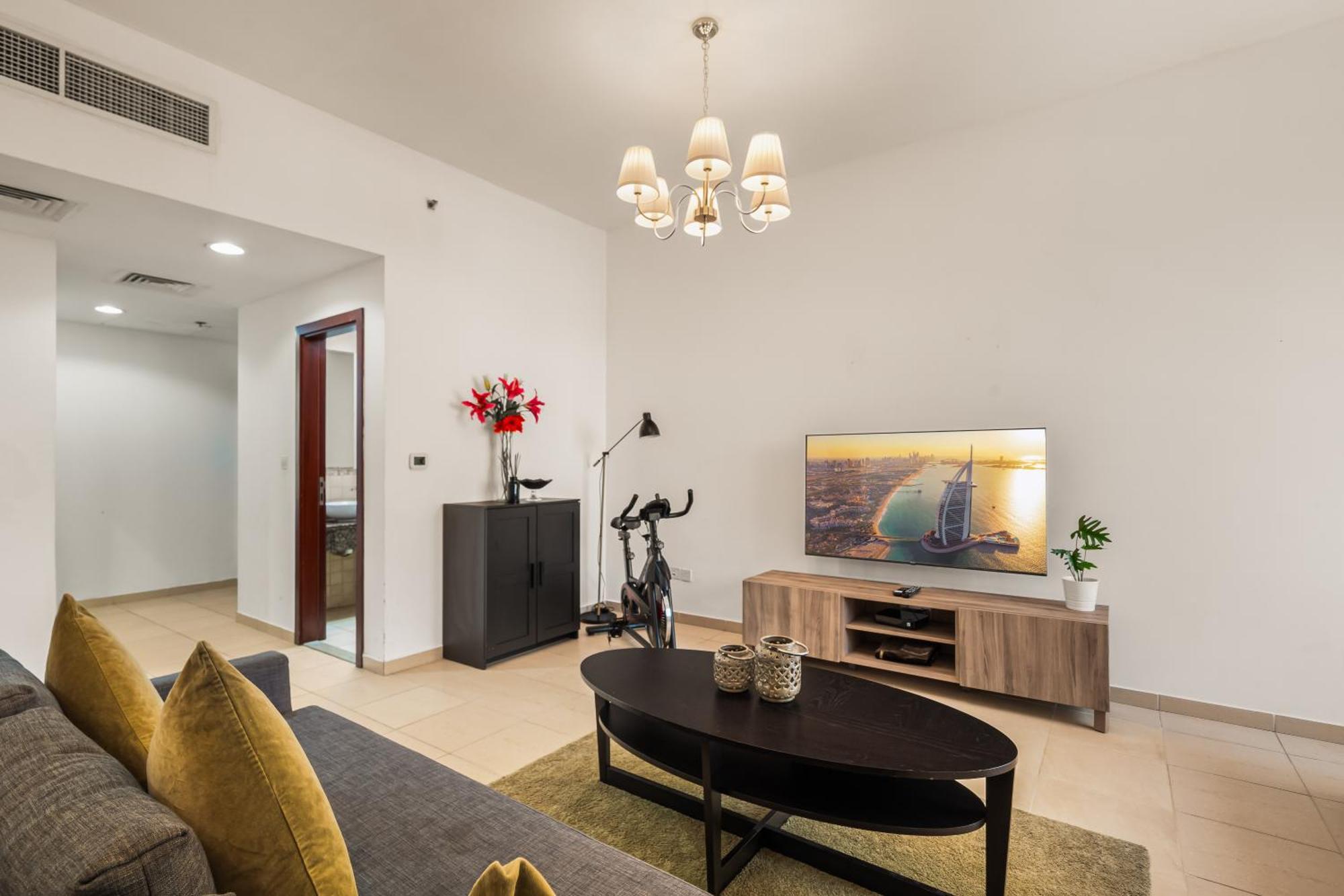 Apartment Beautiful 2br & 4br On Jbr Beach, Walking Distance To Bluewaters Island - By Sunkissed Homes