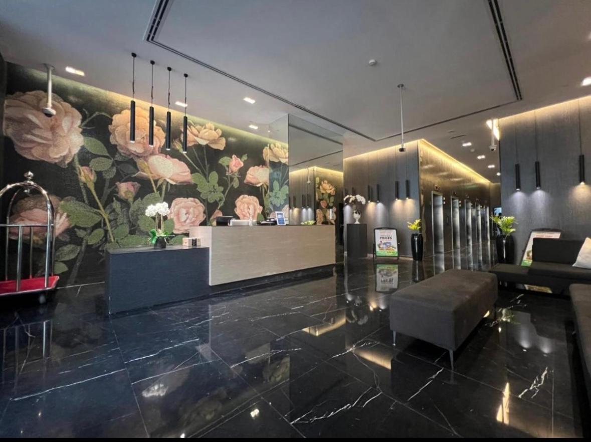 Vacation Friendly View Luxury 1bedroom- Walk To & Mall Apartamento