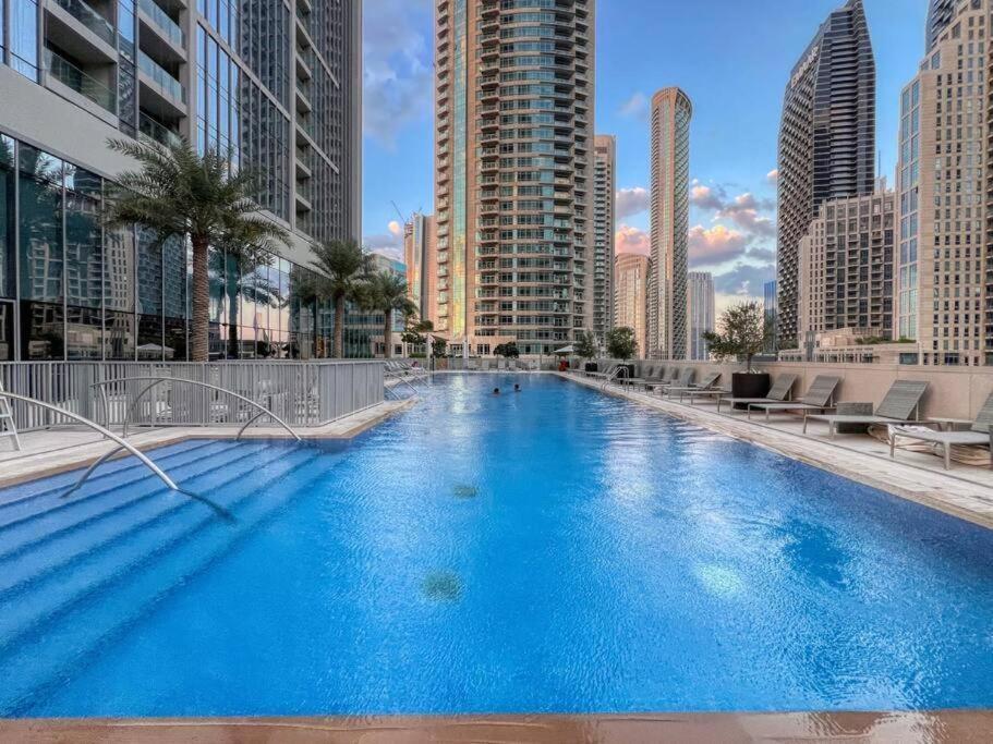 New! Panoramic Downtown & Fountain Views From High Floors Apartment *