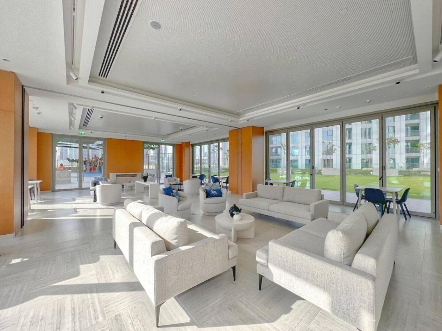 Luxurious Burj Khalifa View 5 Star 4bd In Downtown With Mall Access - Brand New Apartment *