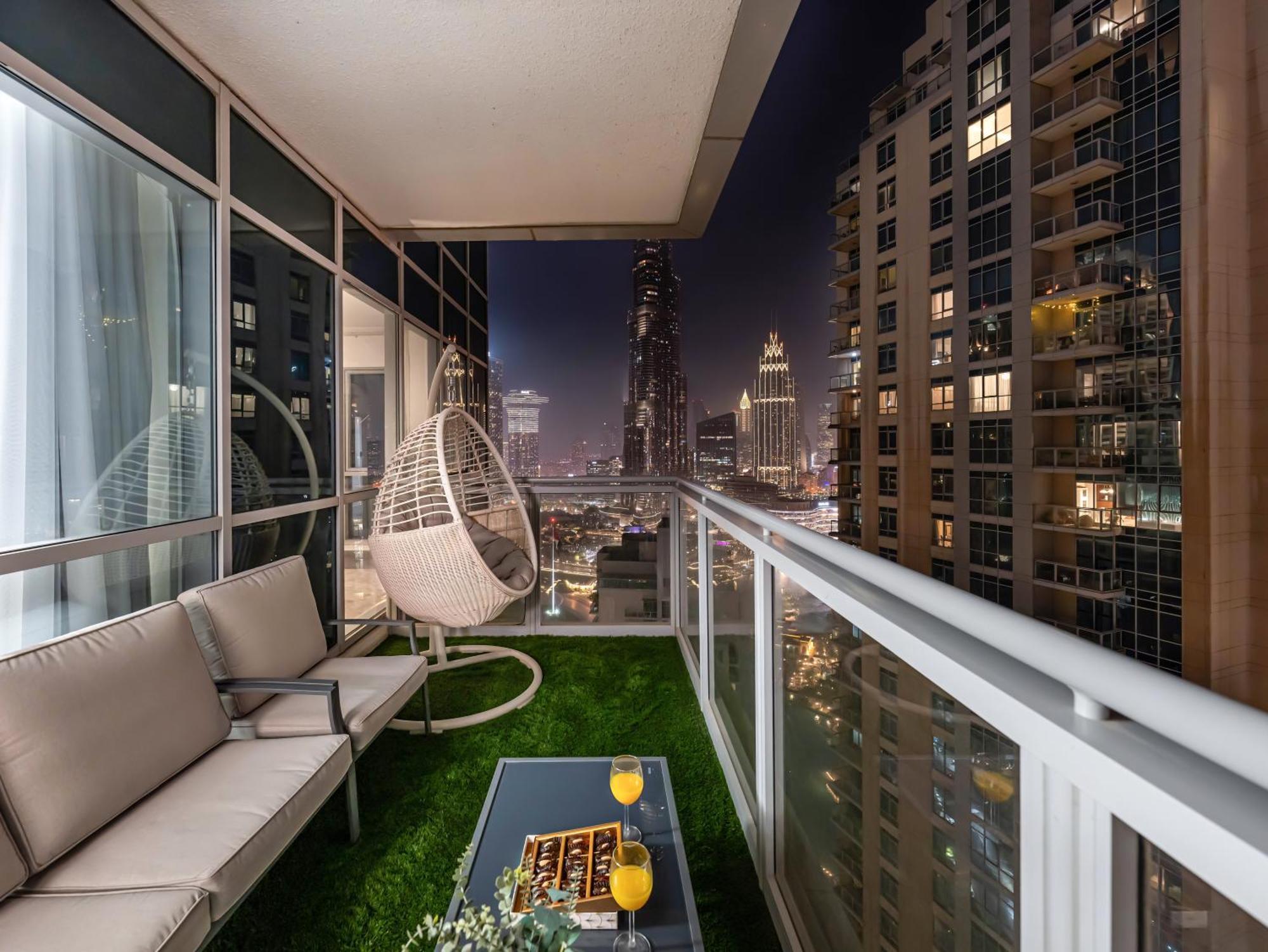 Apartment Luxe 4 Bedroom I Burj Khalifa & Fountain Views I Free Gym, Pool, Parking, Wi-fi And Ps5 I By Skyline Serenity *