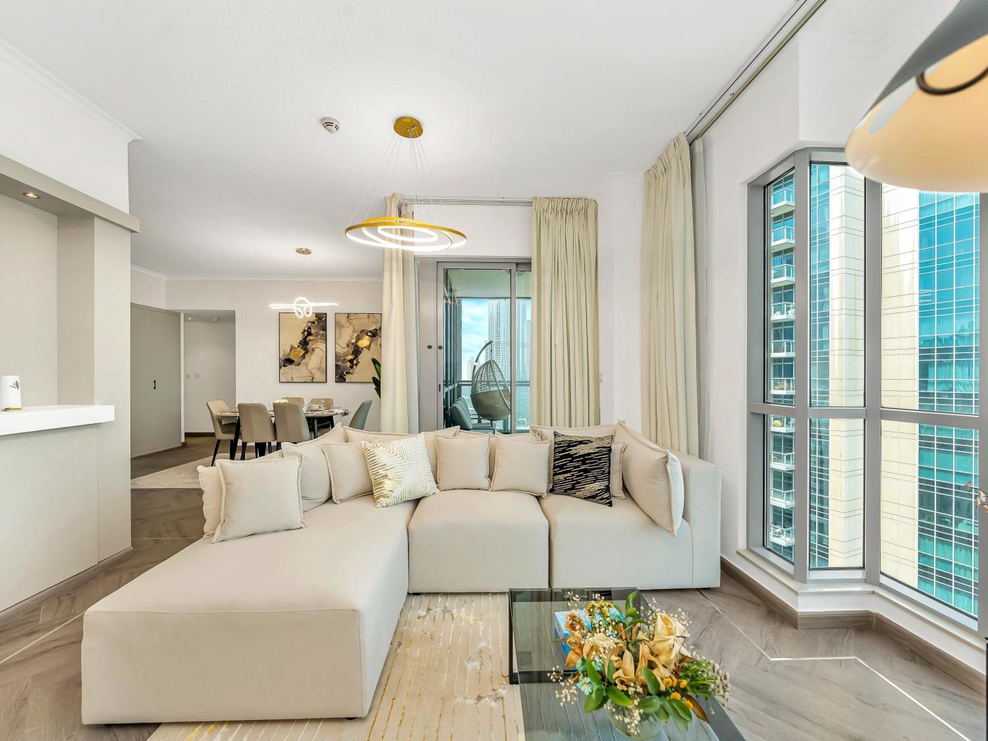 Luxe 4 Bedroom I Burj Khalifa & Fountain Views I Free Gym, Pool, Parking, Wi-fi And Ps5 I By Skyline Serenity *