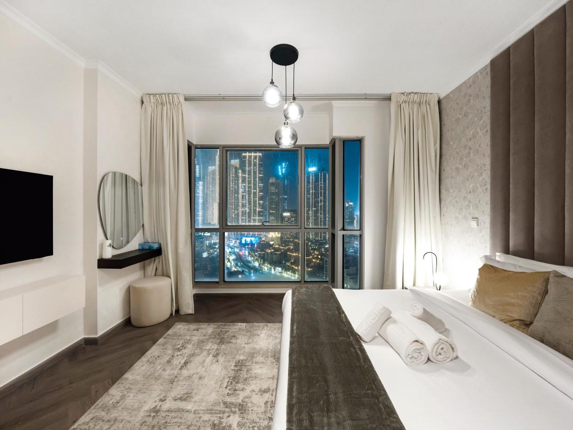 Luxe 4 Bedroom I Burj Khalifa & Fountain Views I Free Gym, Pool, Parking, Wi-fi And Ps5 I By Skyline Serenity Apartment Dubai