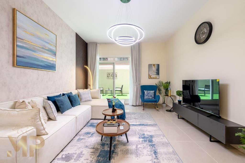 Marco Polo - With Garden, Spacious, Newly Furnished Apartamento Dubai