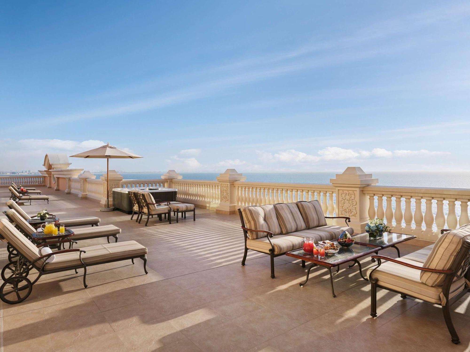 Resort Raffles The Palm