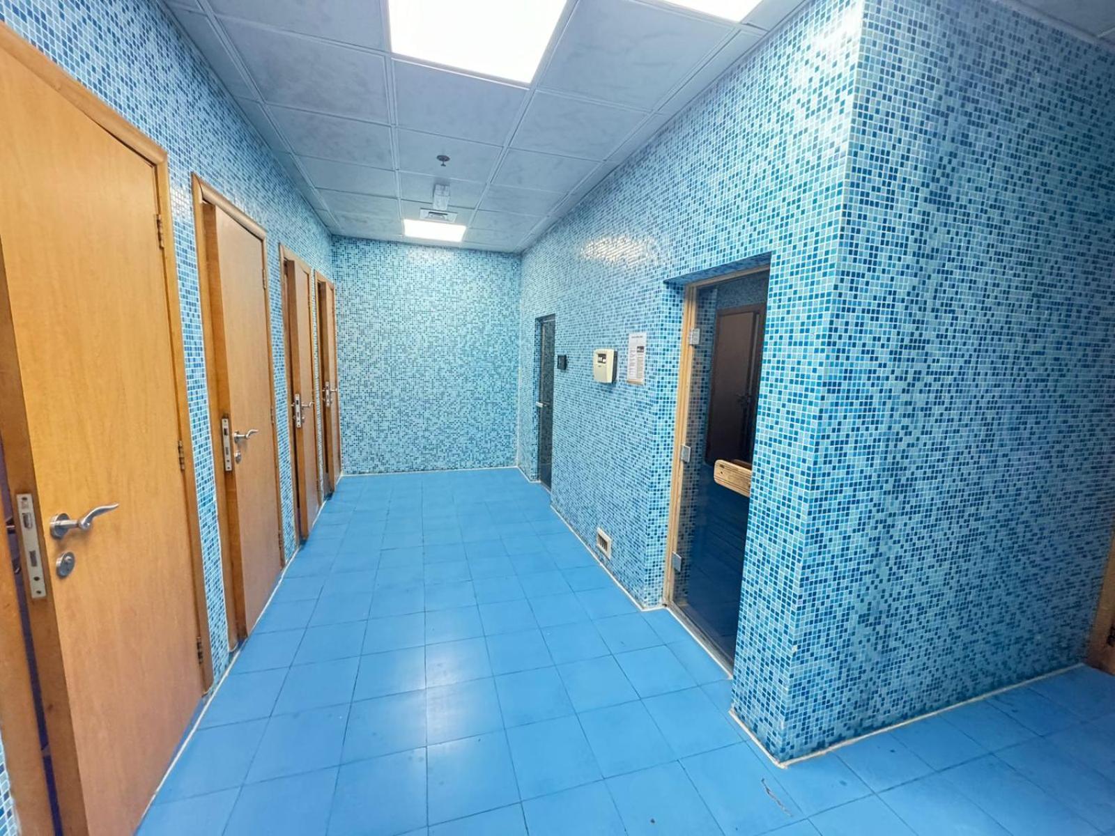 Spacious In Marina Close To Metro And Apartment Dubai