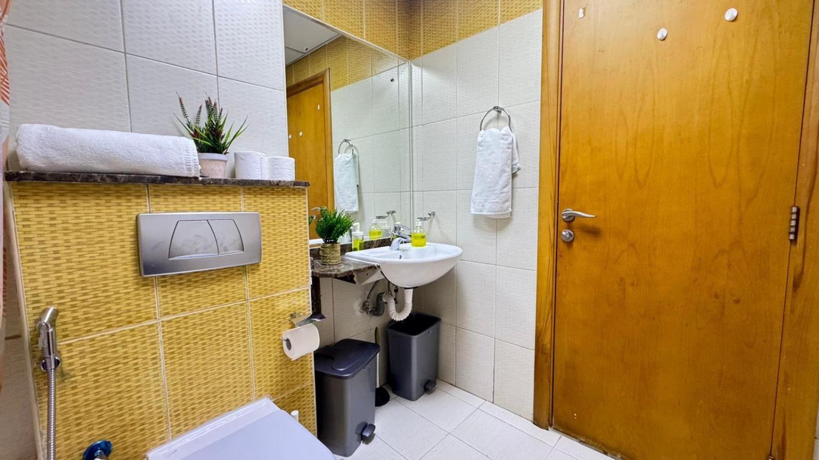 Spacious In Marina Close To Metro And