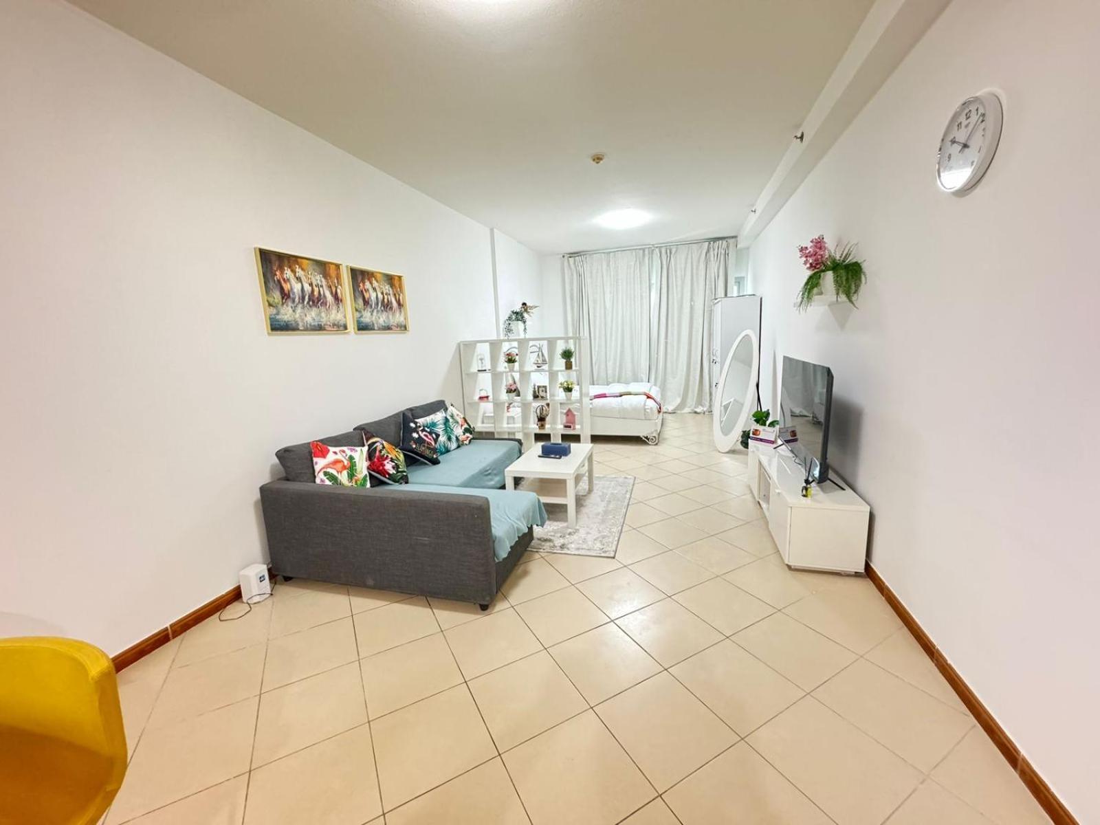 Spacious In Marina Close To Metro And Apartment