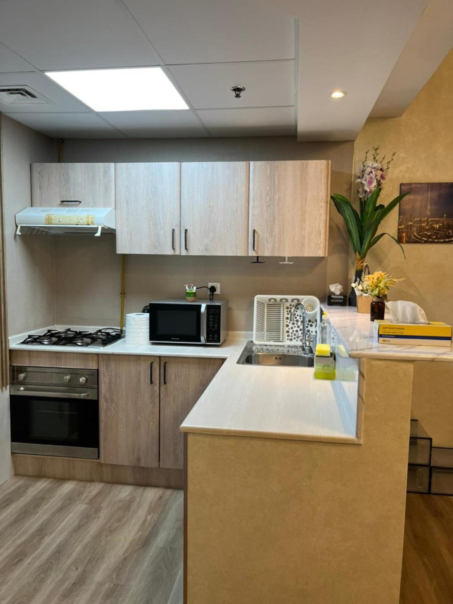 Newly Renovated One Bed D2-1215 * Dubai