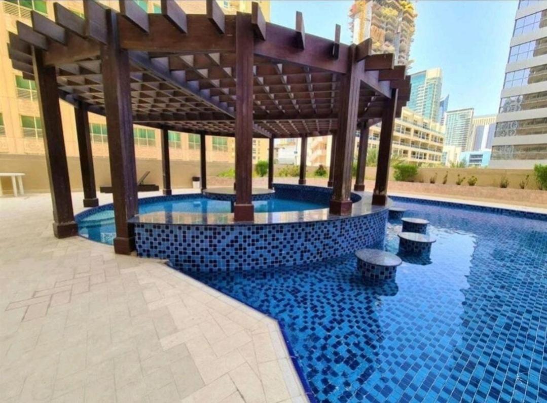 Daire Luxury 1 Bedroom On Marina Walk Dubai