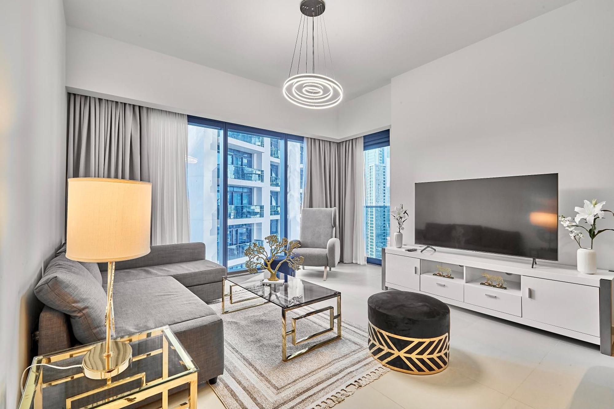 Majestic Act 2bedroom Boulevard View Daire