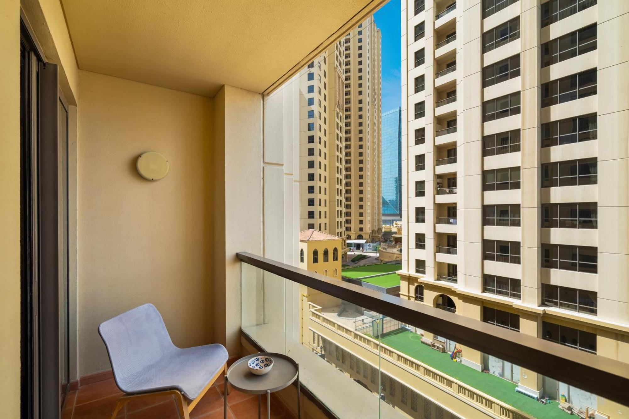 Daire Specious 5br Maid On Jbr Prime Location! Walk To The Mall, Dining & Entertainment - By Sunkissed Homes *