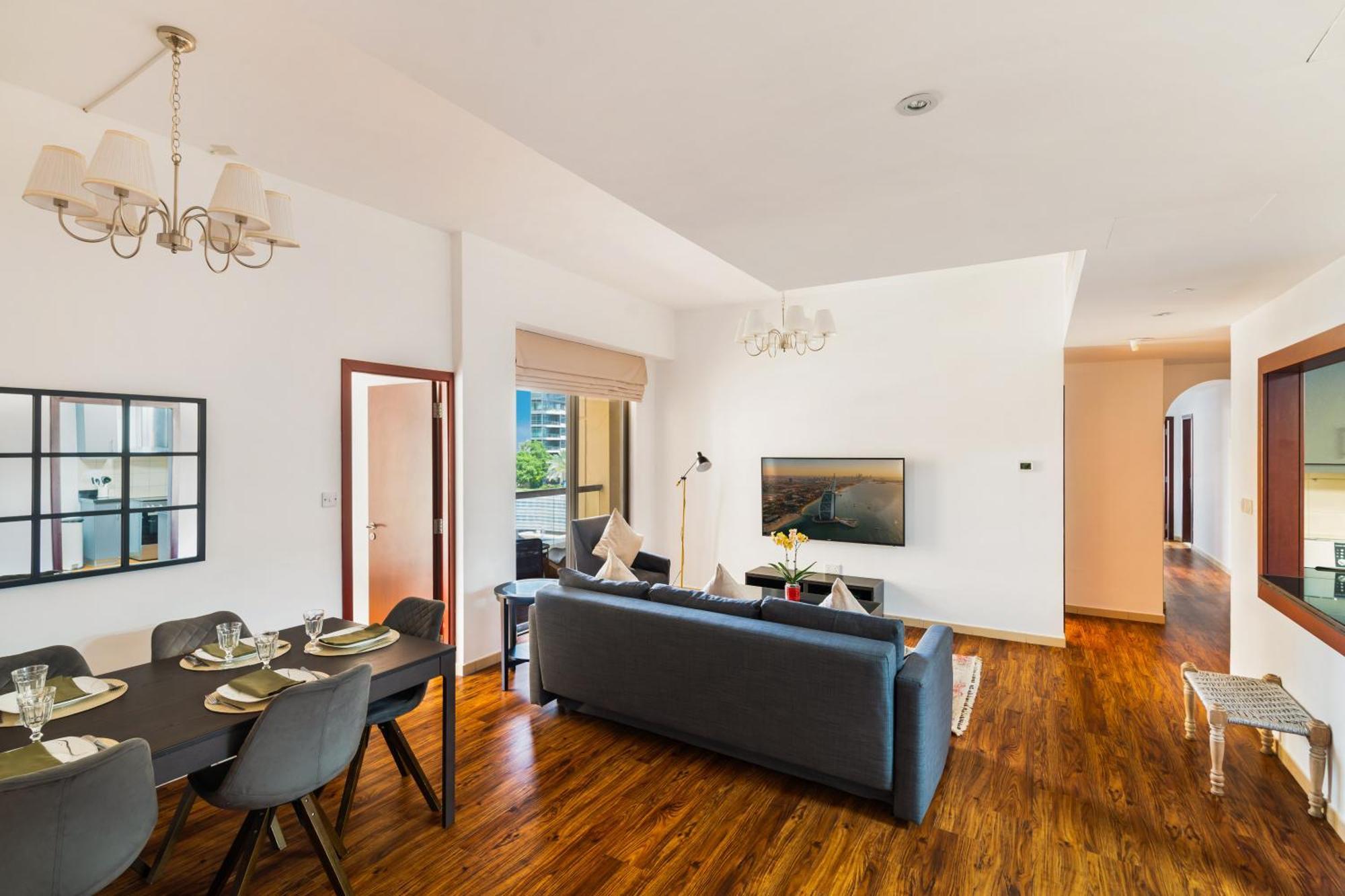Specious 5br Maid On Jbr Prime Location! Walk To The Mall, Dining & Entertainment - By Sunkissed Homes