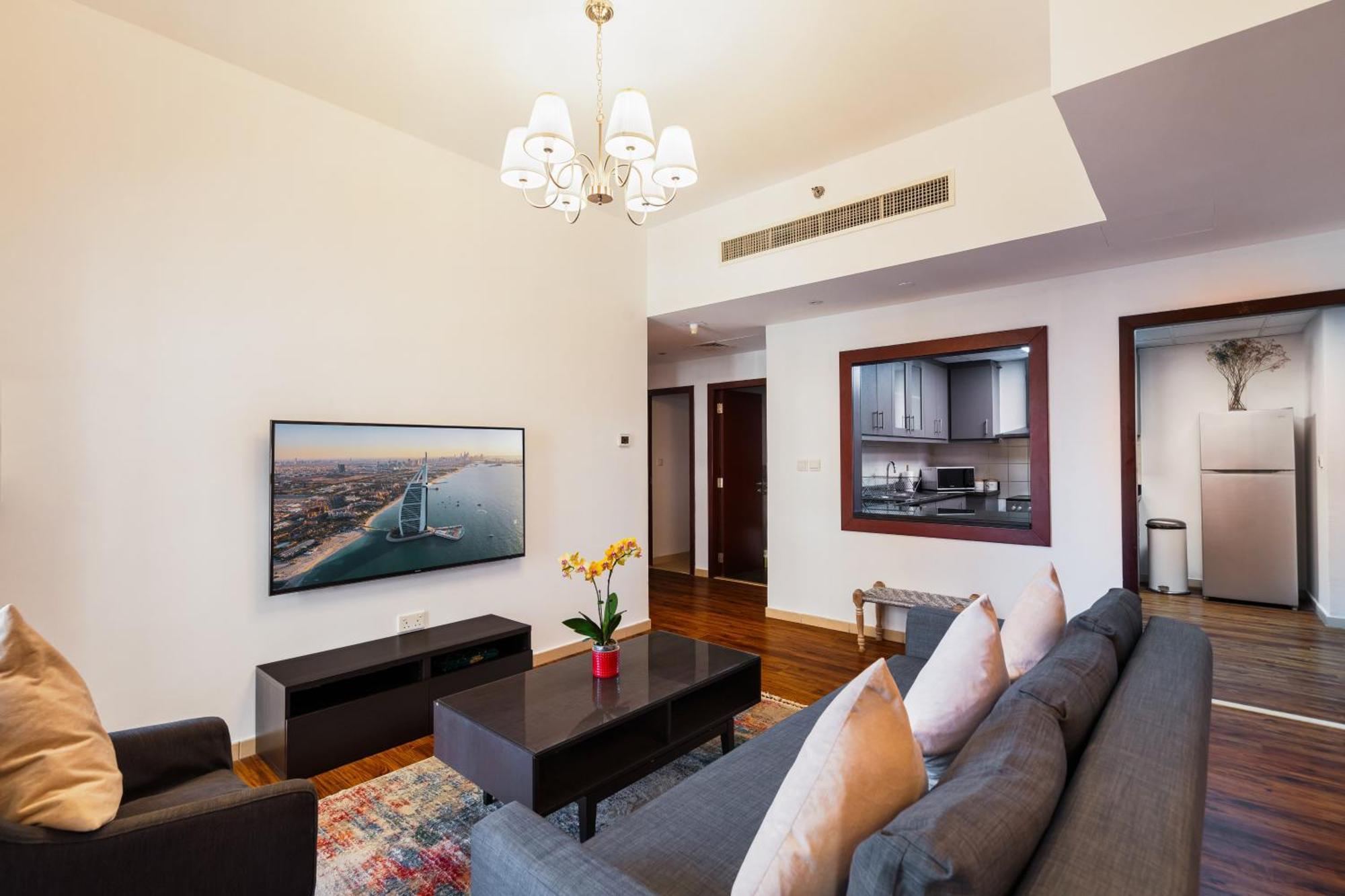 Specious 5br Maid On Jbr Prime Location! Walk To The Mall, Dining & Entertainment - By Sunkissed Homes Daire Dubai