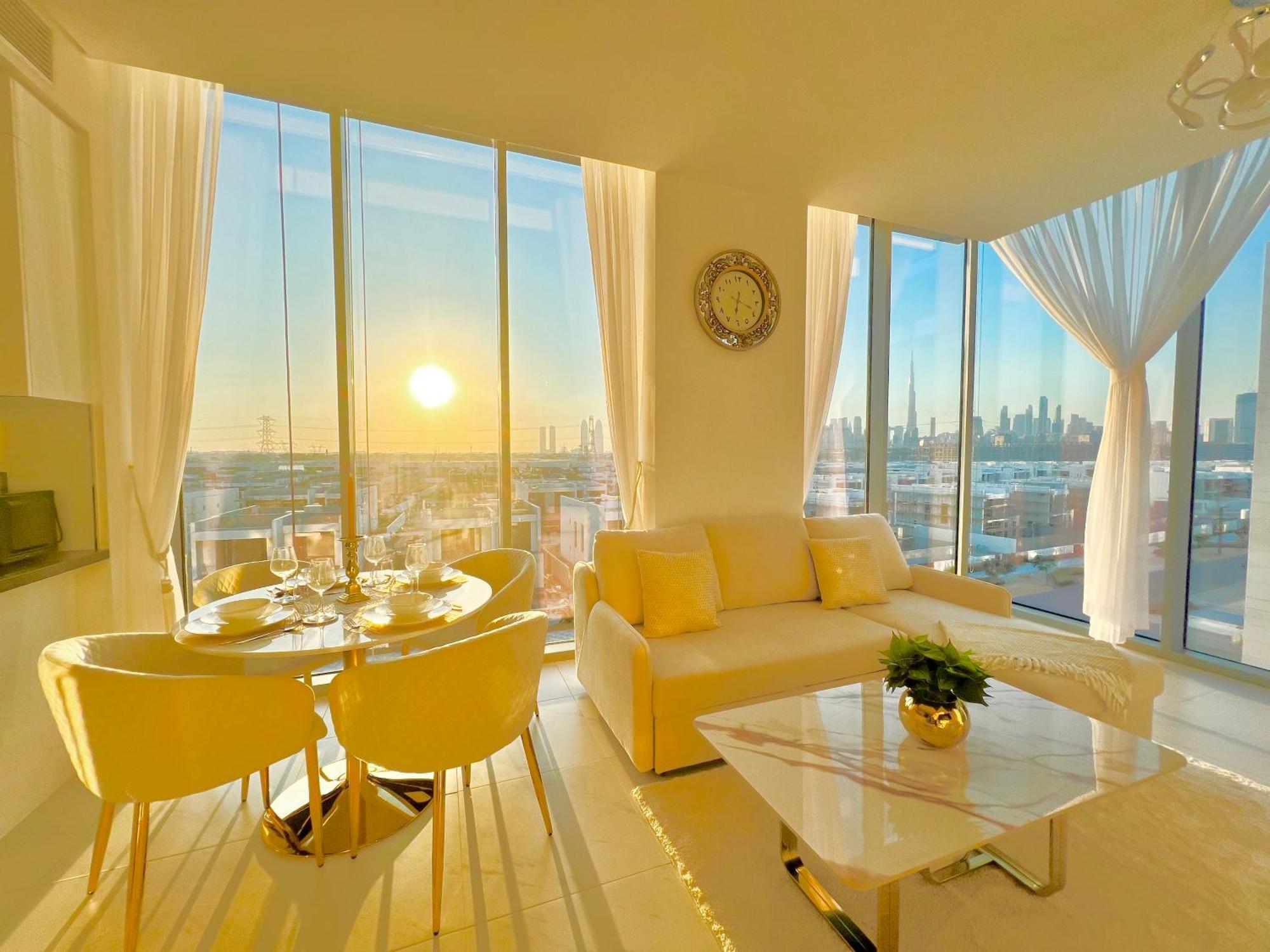 Luxury Burj Khalifa, Sunset And Lagoon View Apartment Dubai