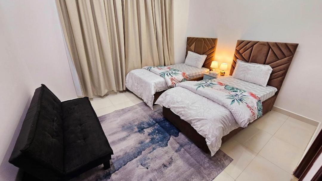 Deluxe In Near Airport Homestay