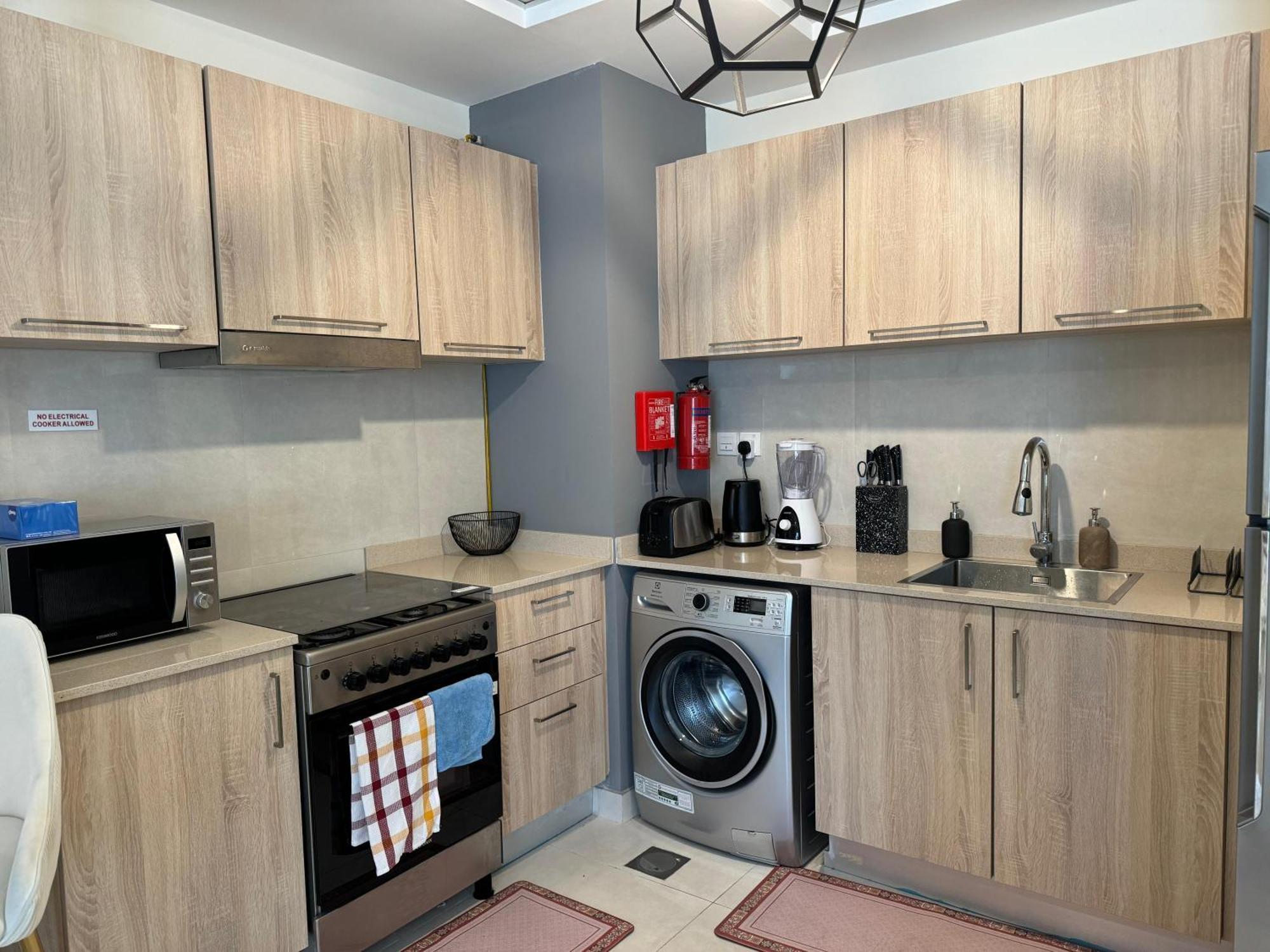 Apartment In Prime Location Downtown *