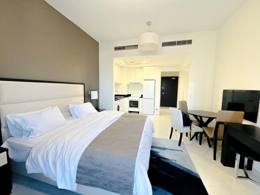 Apartment The Spacious At Jvc- Ezytrac Dubai