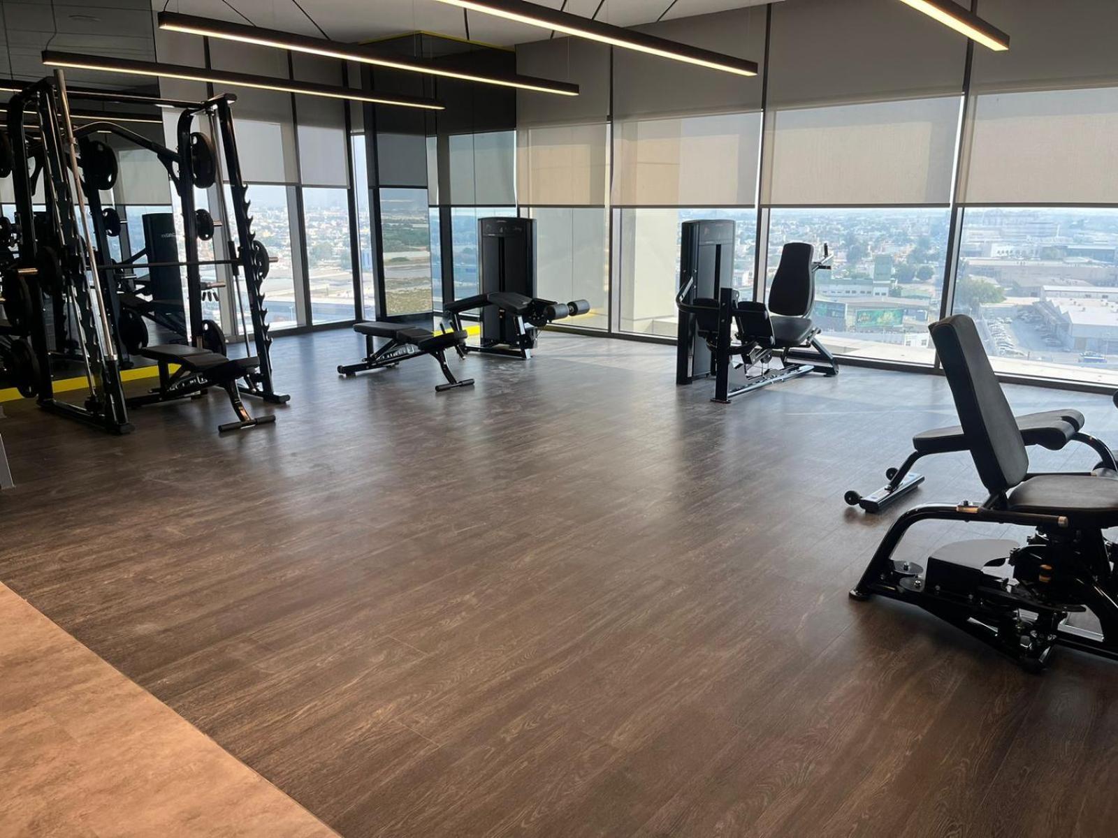 Very Spacious 2 Bedroom Modern Comfort In The Heart Of Dubai