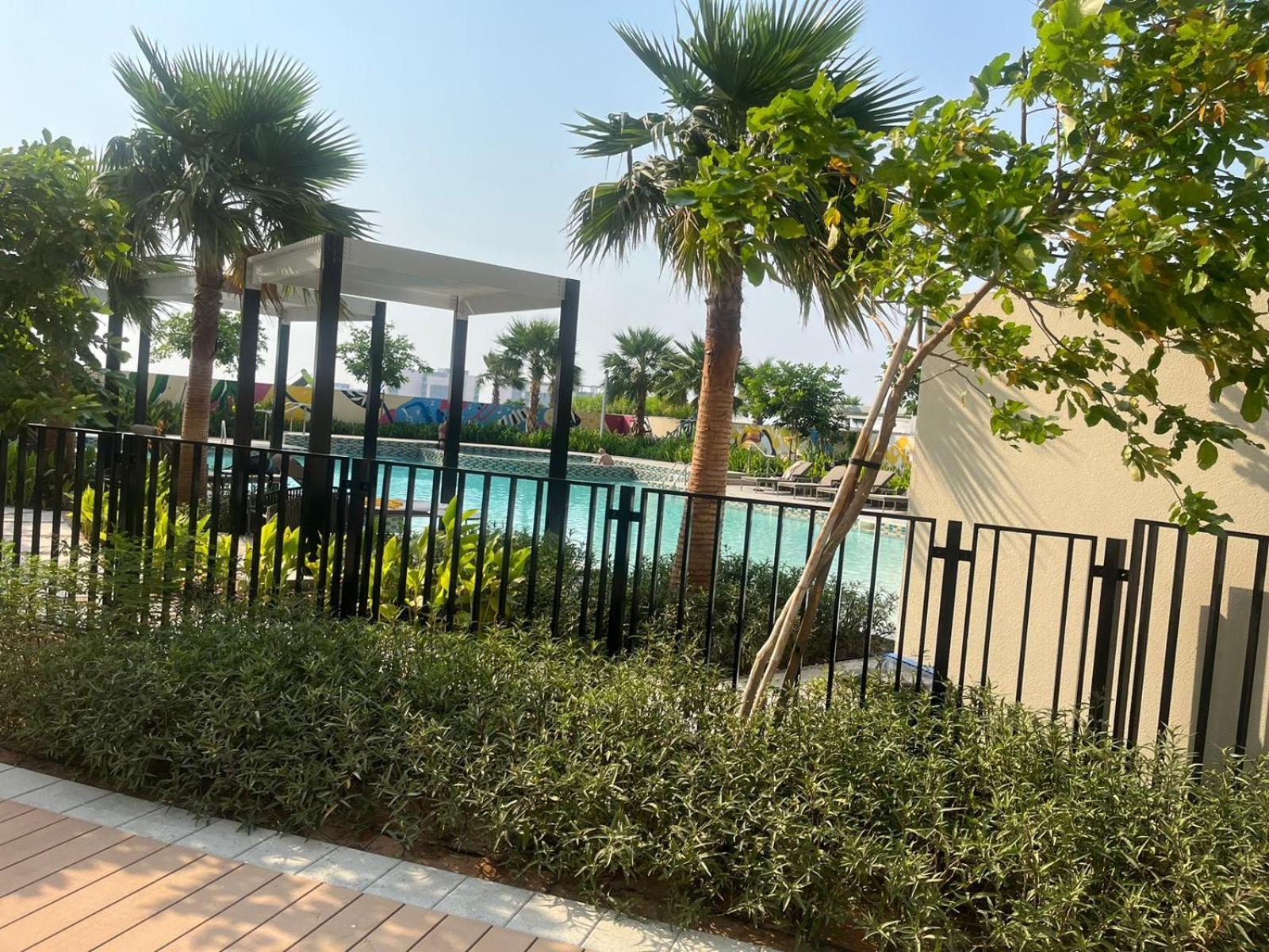 Apartment Very Spacious 2 Bedroom Modern Comfort In The Heart Of Dubai