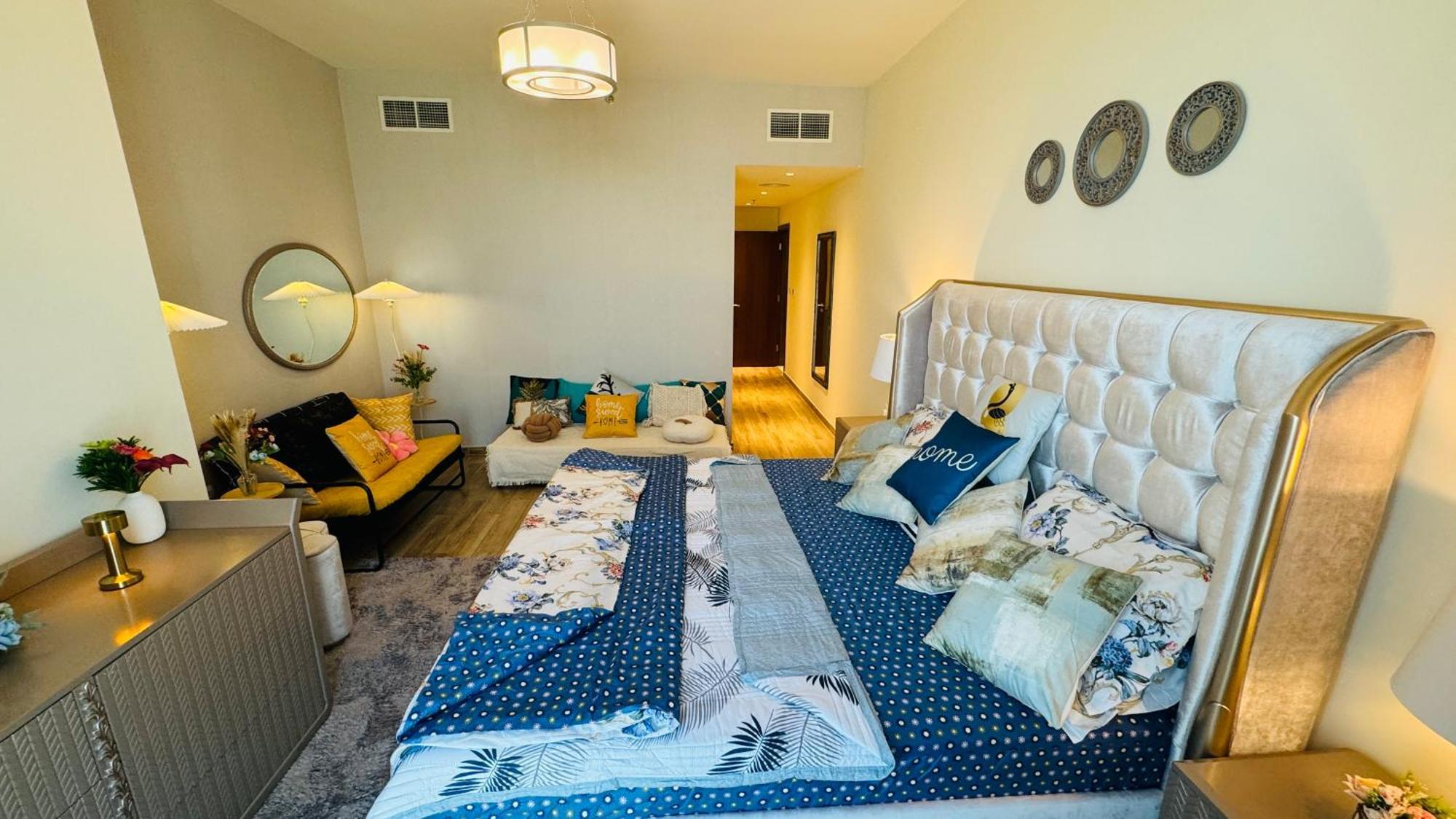 Very Spacious 2 Bedroom Modern Comfort In The Heart Of * Dubai