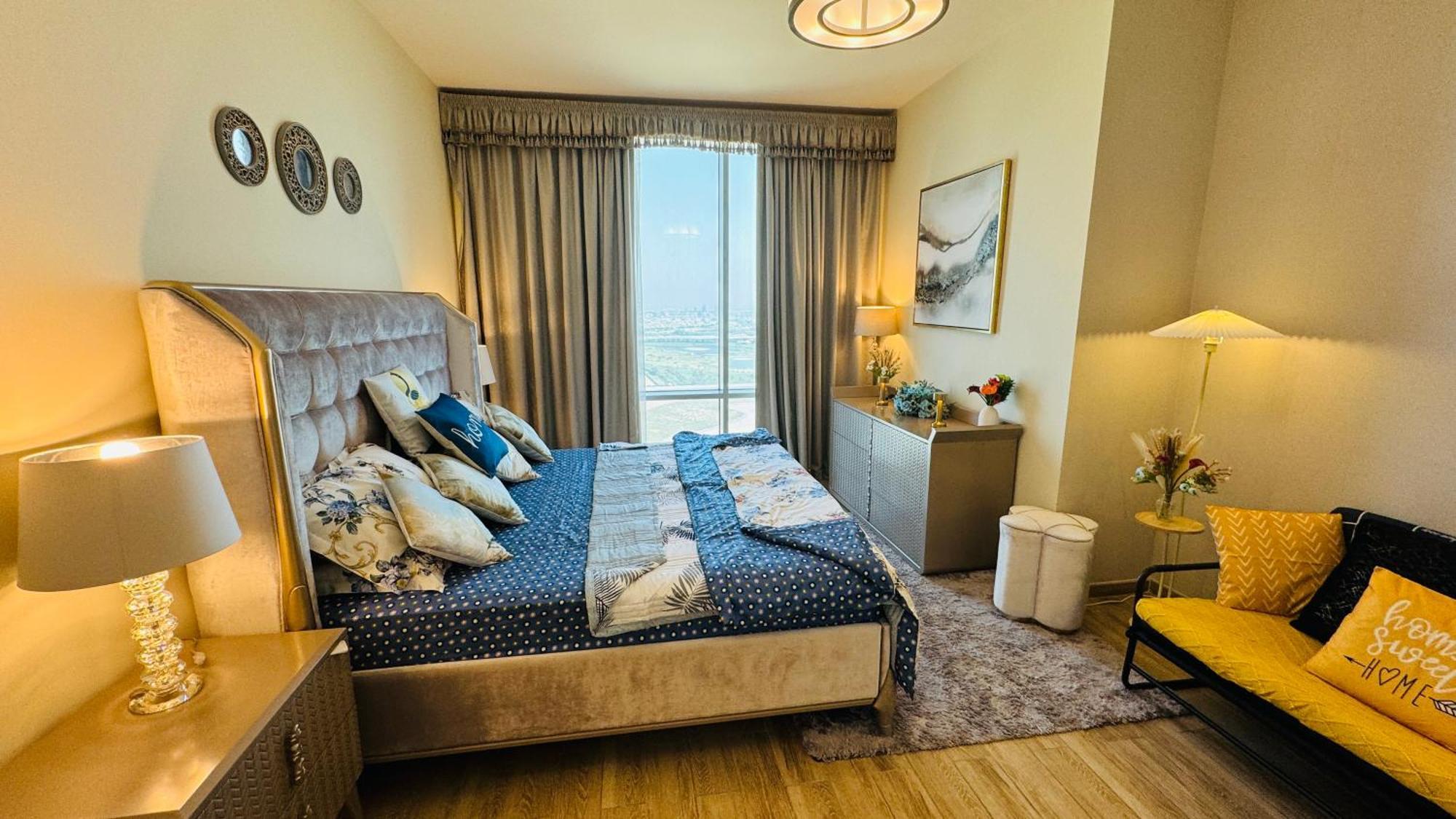 Very Spacious 2 Bedroom Modern Comfort In The Heart Of Dubai