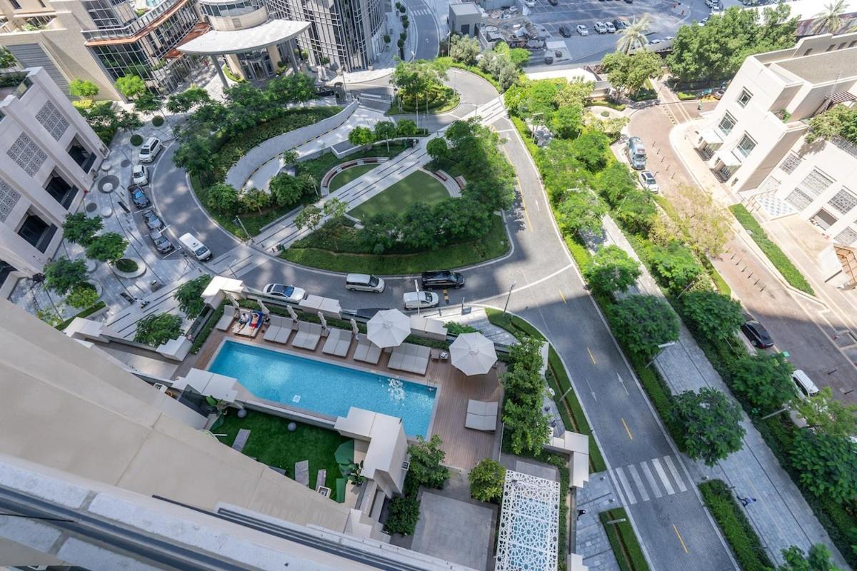 Graceful 2-bedrooms Near Burj Khalifa And Mall! Apartment *