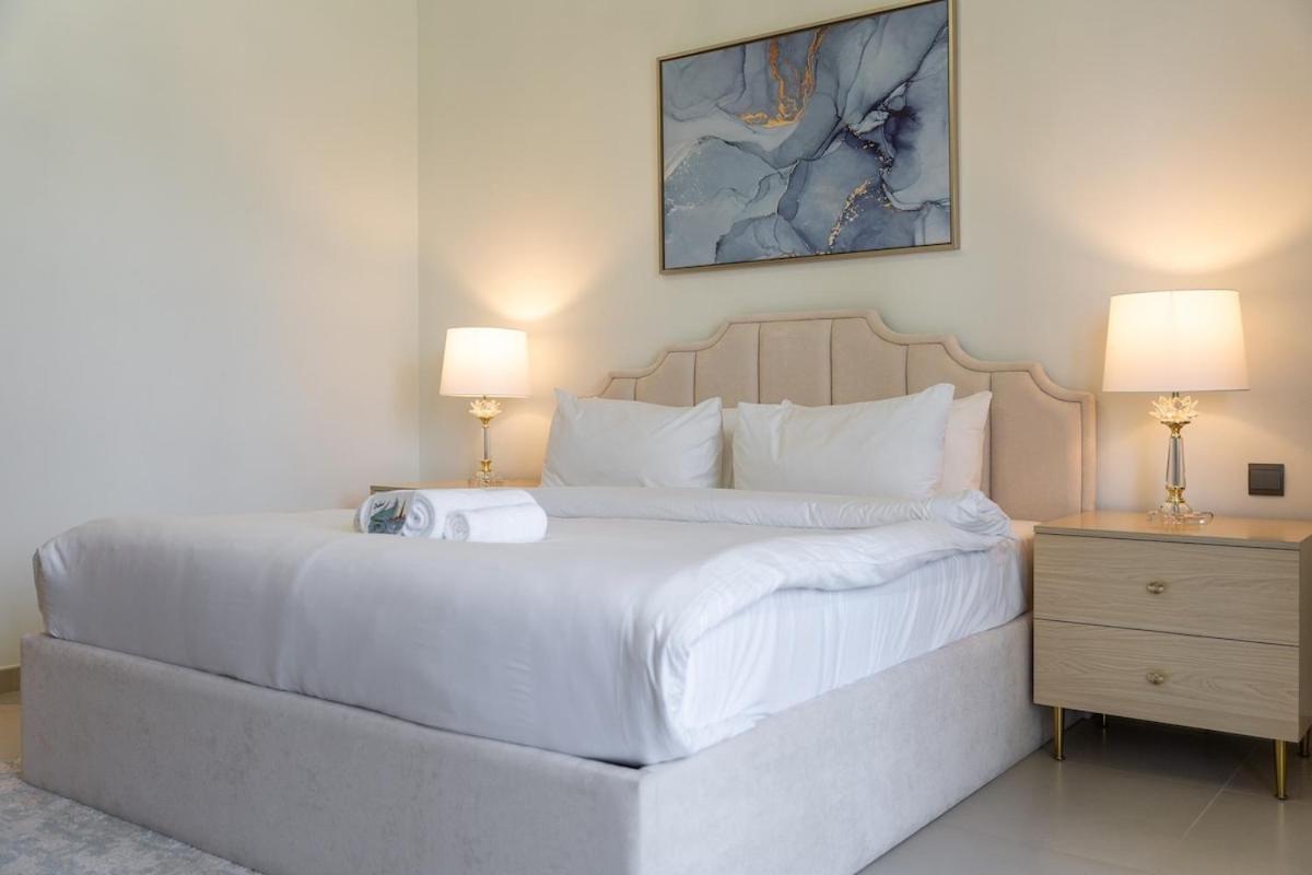 Graceful 2-bedrooms Near Burj Khalifa And Mall! Dubai