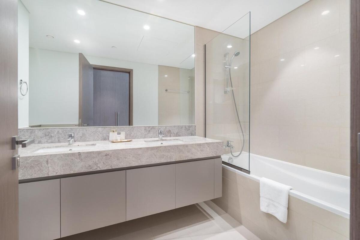 Graceful 2-bedrooms Near Burj Khalifa And Mall! * Dubai