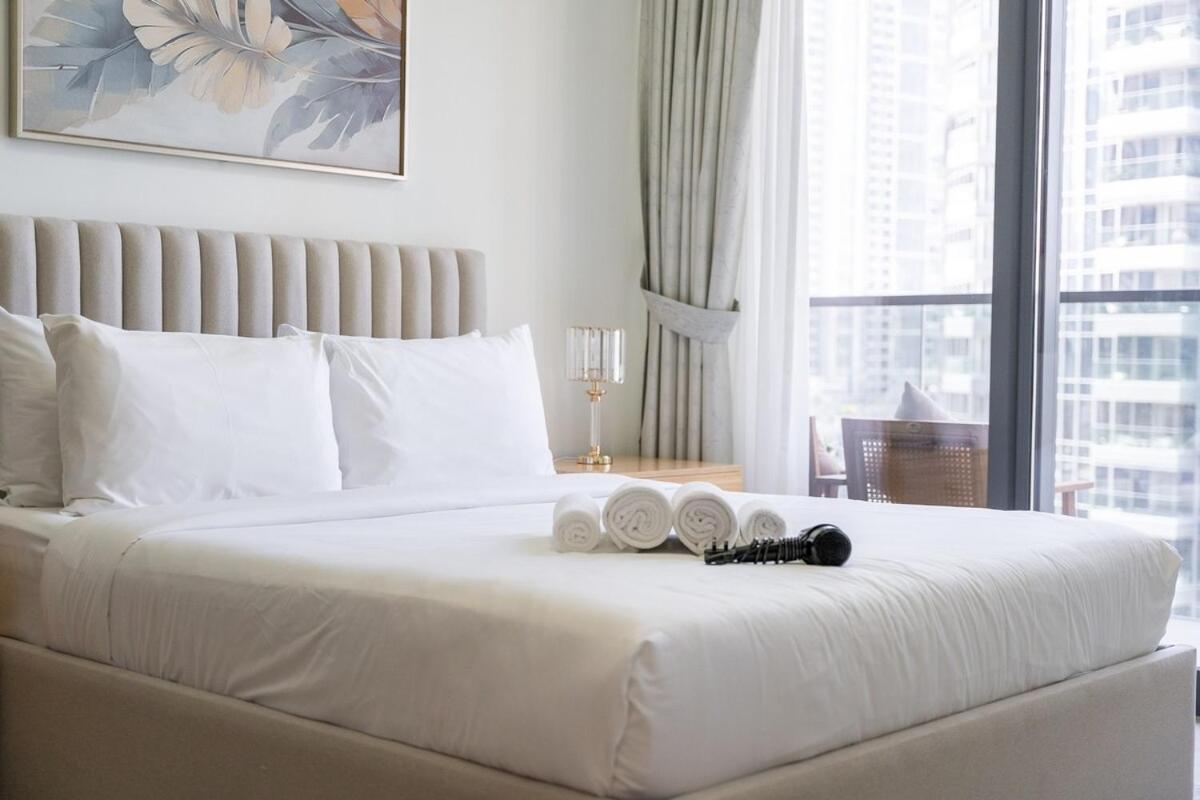 Graceful 2-bedrooms Near Burj Khalifa And Mall! Apartment