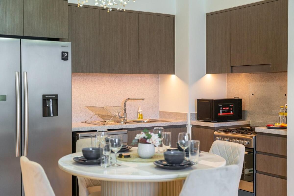 Graceful 2-bedrooms Near Burj Khalifa And Mall! Apartment Dubai