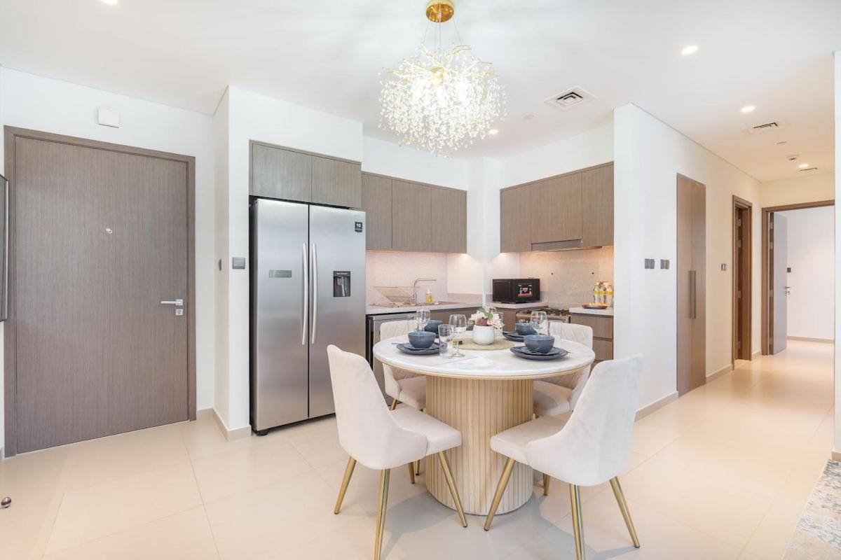 Apartment Graceful 2-bedrooms Near Burj Khalifa And Mall! Dubai