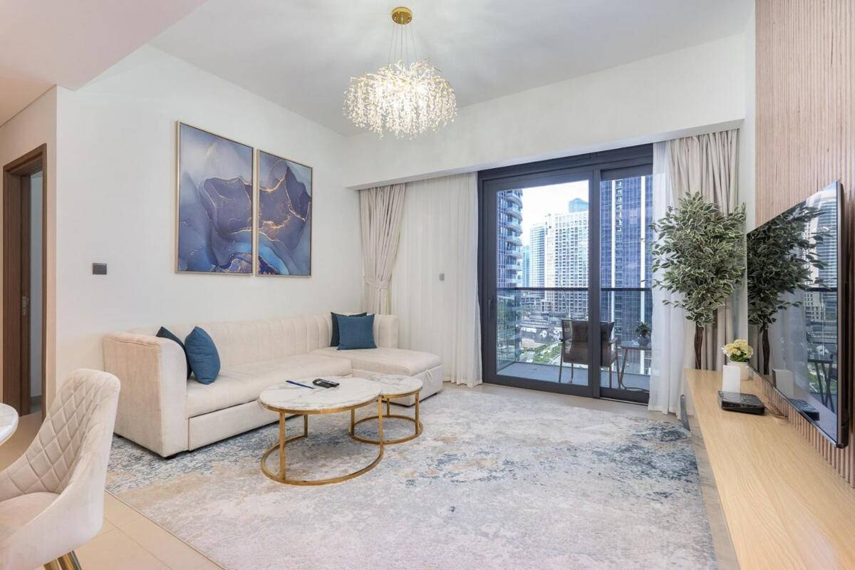 Graceful 2-bedrooms Near Burj Khalifa And Mall!